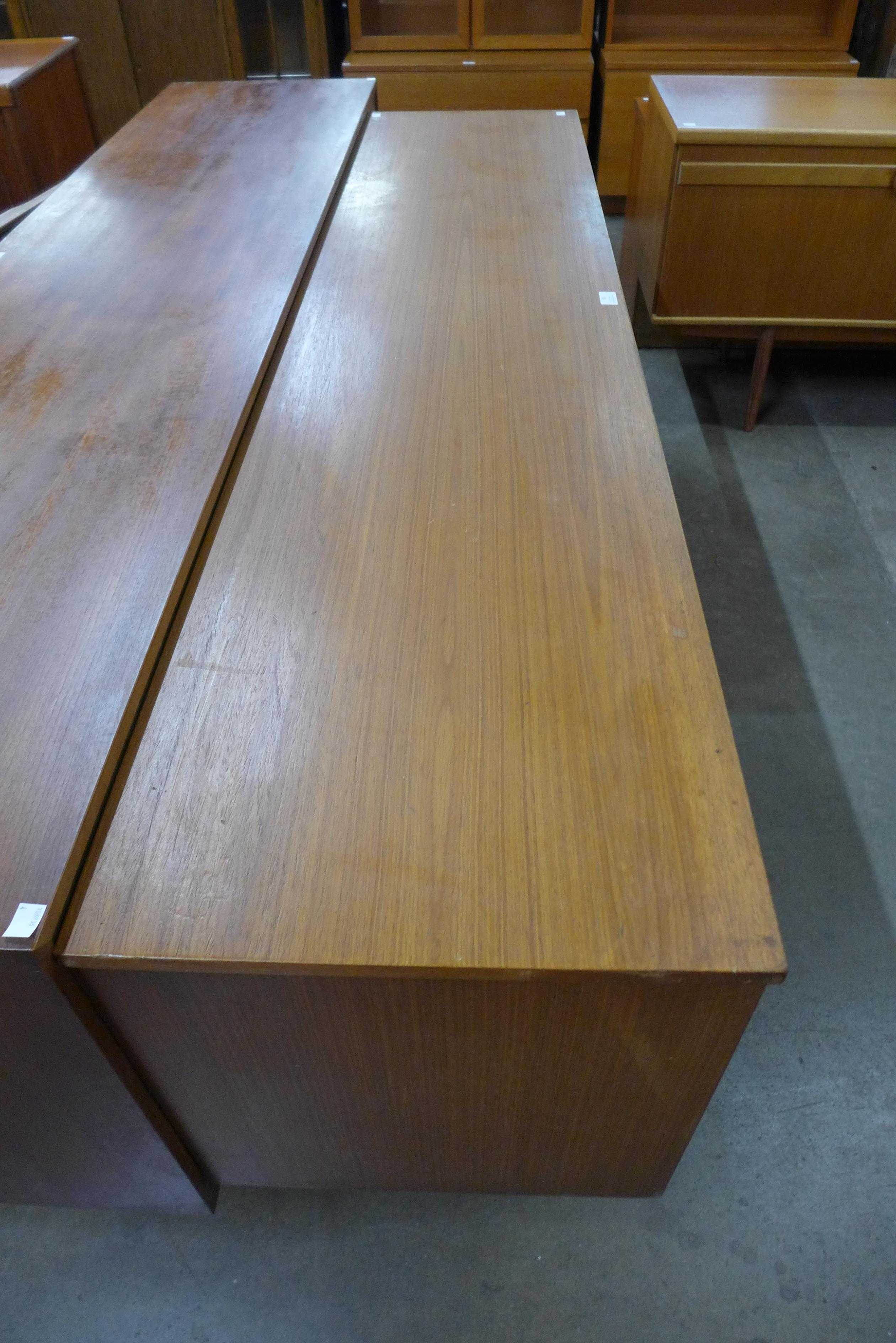 A teak sideboard - Bild 2 aus 3