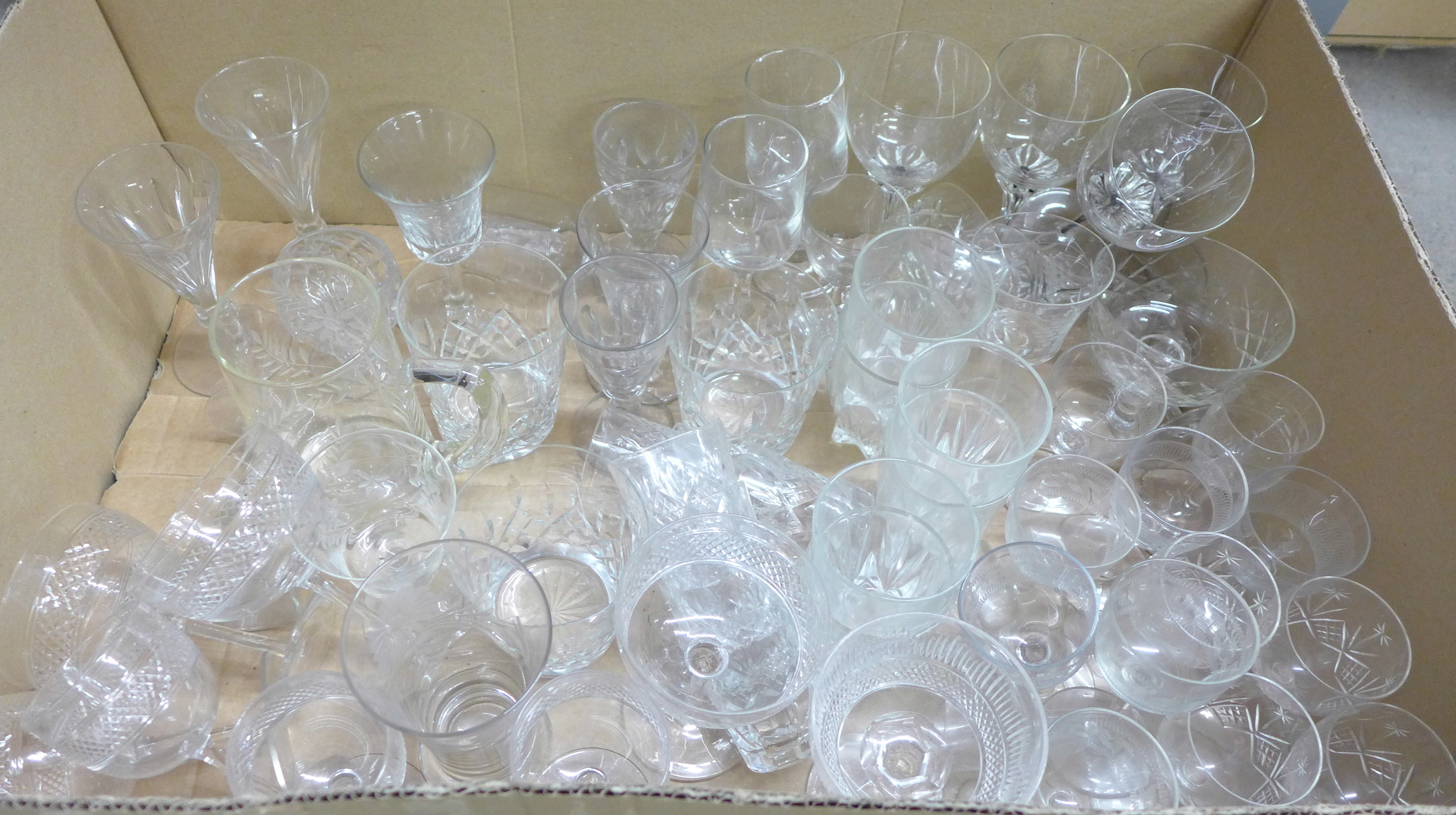 A collection of drinking glasses **PLEASE NOTE THIS LOT IS NOT ELIGIBLE FOR POSTING AND PACKING** - Image 2 of 2