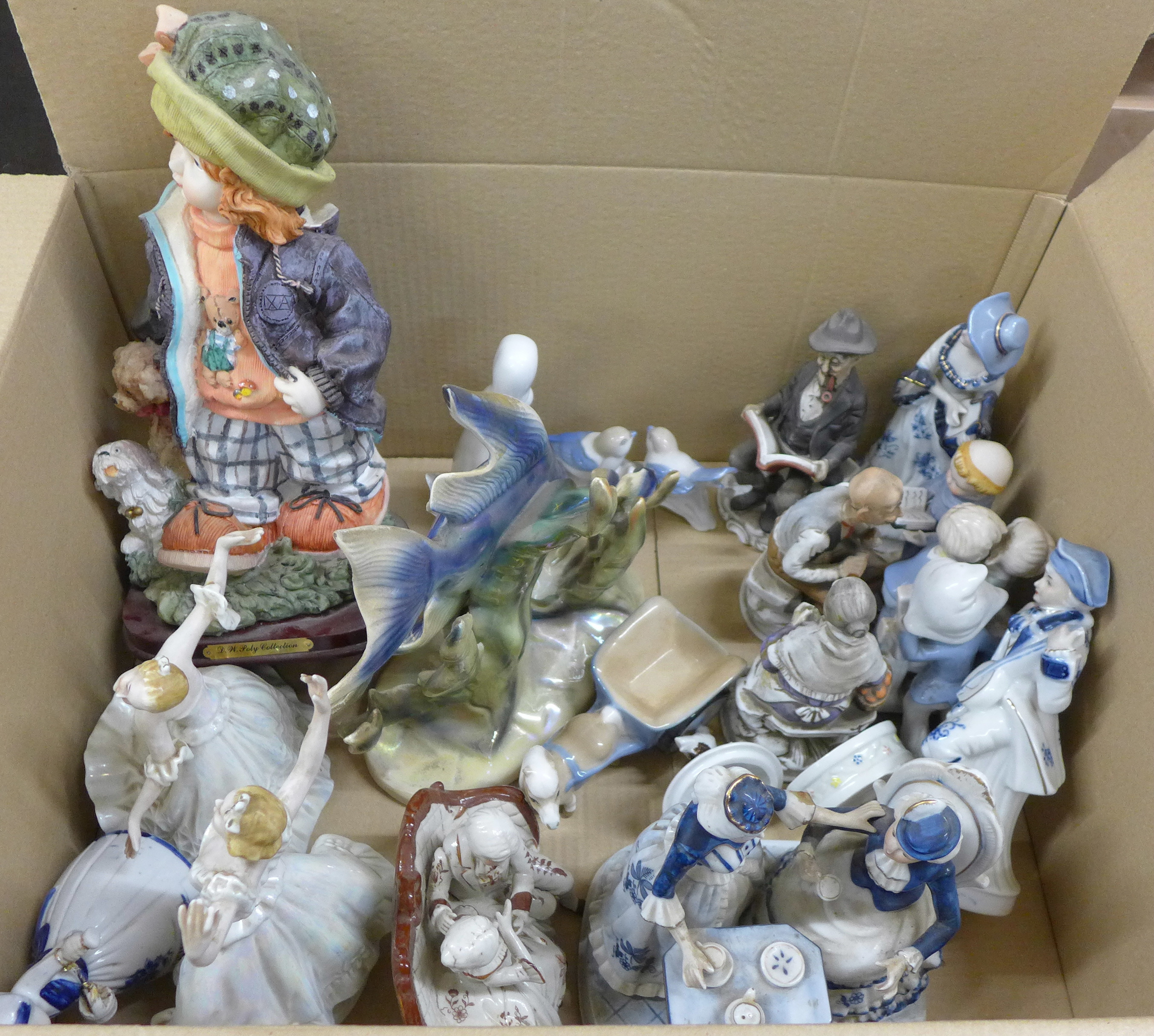 A box of decorative figures **PLEASE NOTE THIS LOT IS NOT ELIGIBLE FOR POSTING AND PACKING**