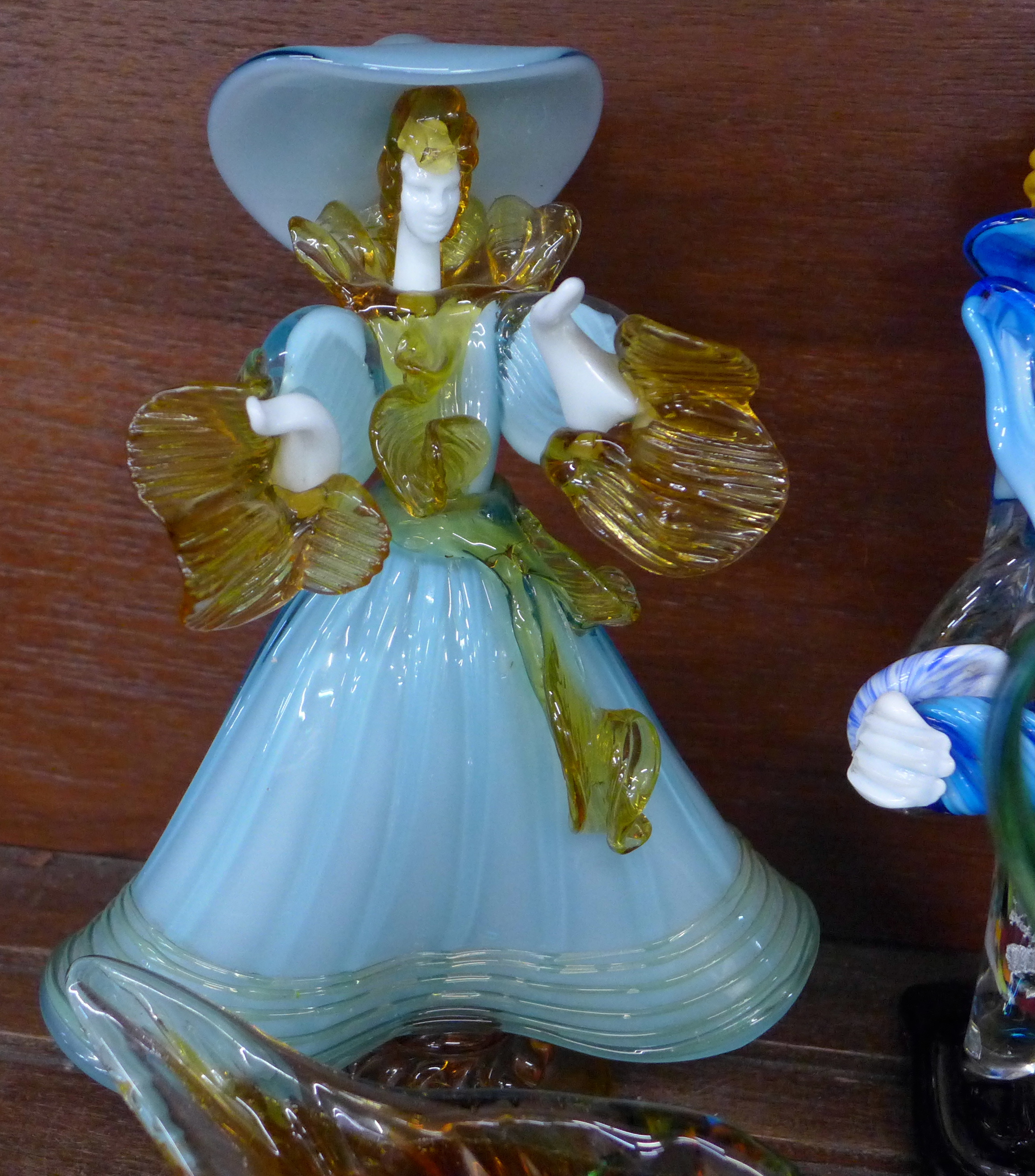 A Murano glass clown, lady, basket, fish vase and other glass - Bild 2 aus 3