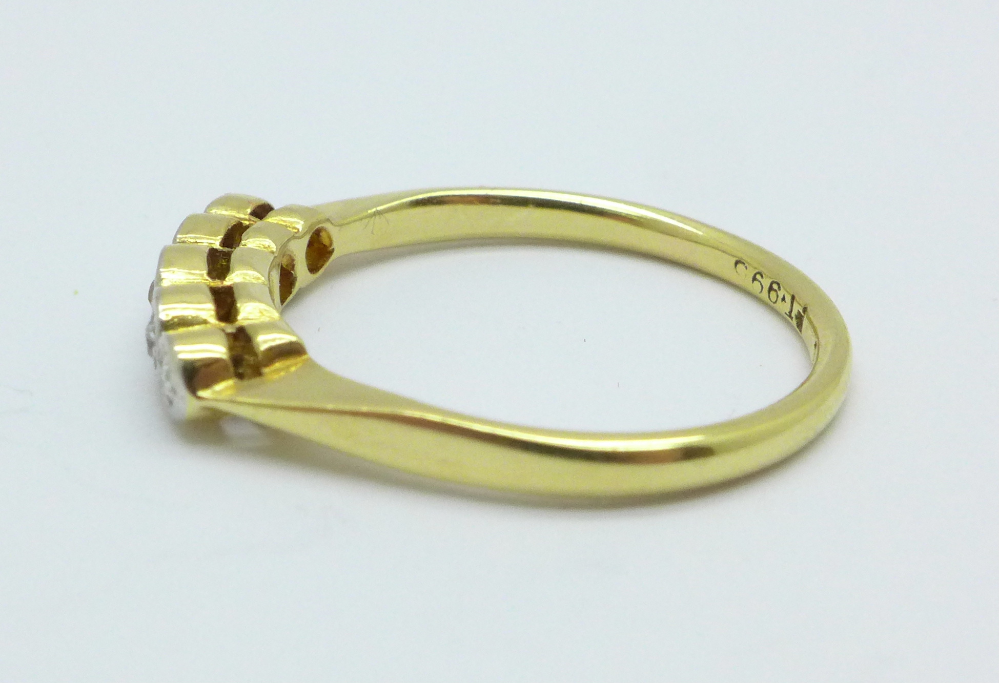 An 18ct gold, platinum set five stone diamond ring, 2.6g, N - Image 2 of 4