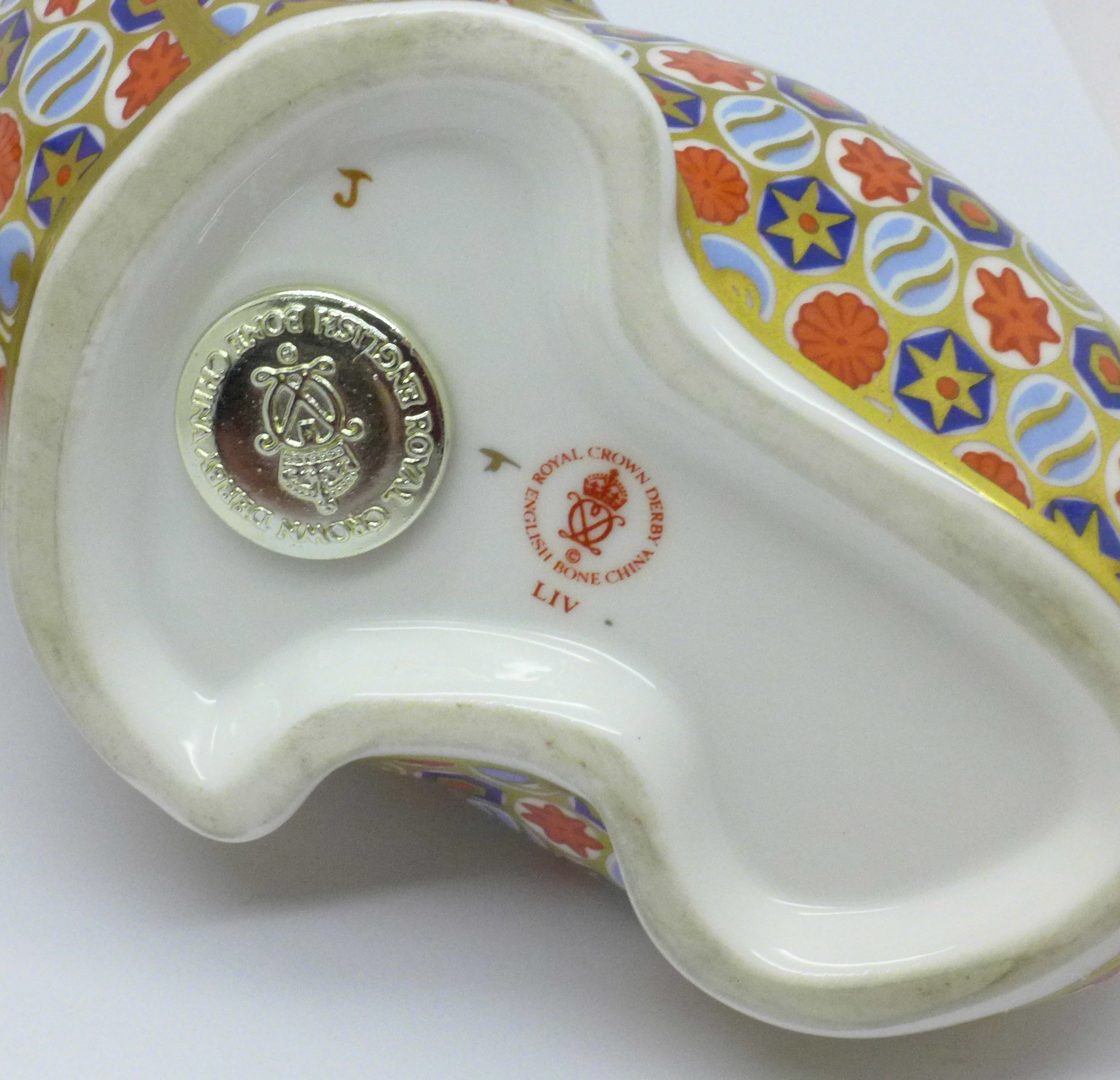 A Royal Crown Derby Harbour Seal paperweight, limited edition 2030 of 4500, gold stopper, boxed - Image 6 of 6