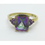 A 9ct gold and mystic topaz ring, 2.4g, P