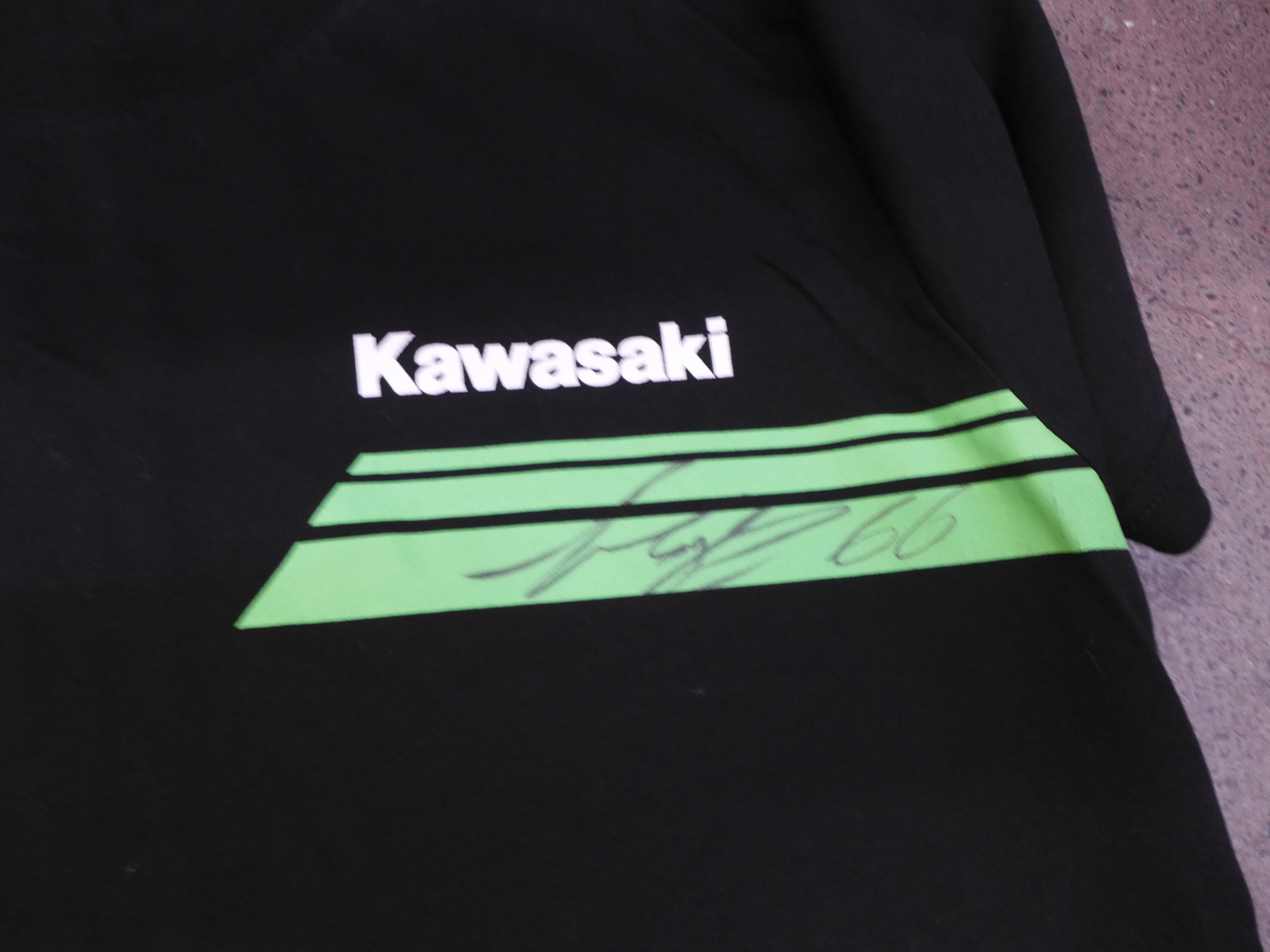 A pair of motorcycle gloves and a Kawasaki T-shirt, both signed by Tom Sykes and a signed Ian - Image 3 of 4