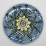 A Moorcroft limited edition plate, boxed, 338/500, 1992, 21.5cm