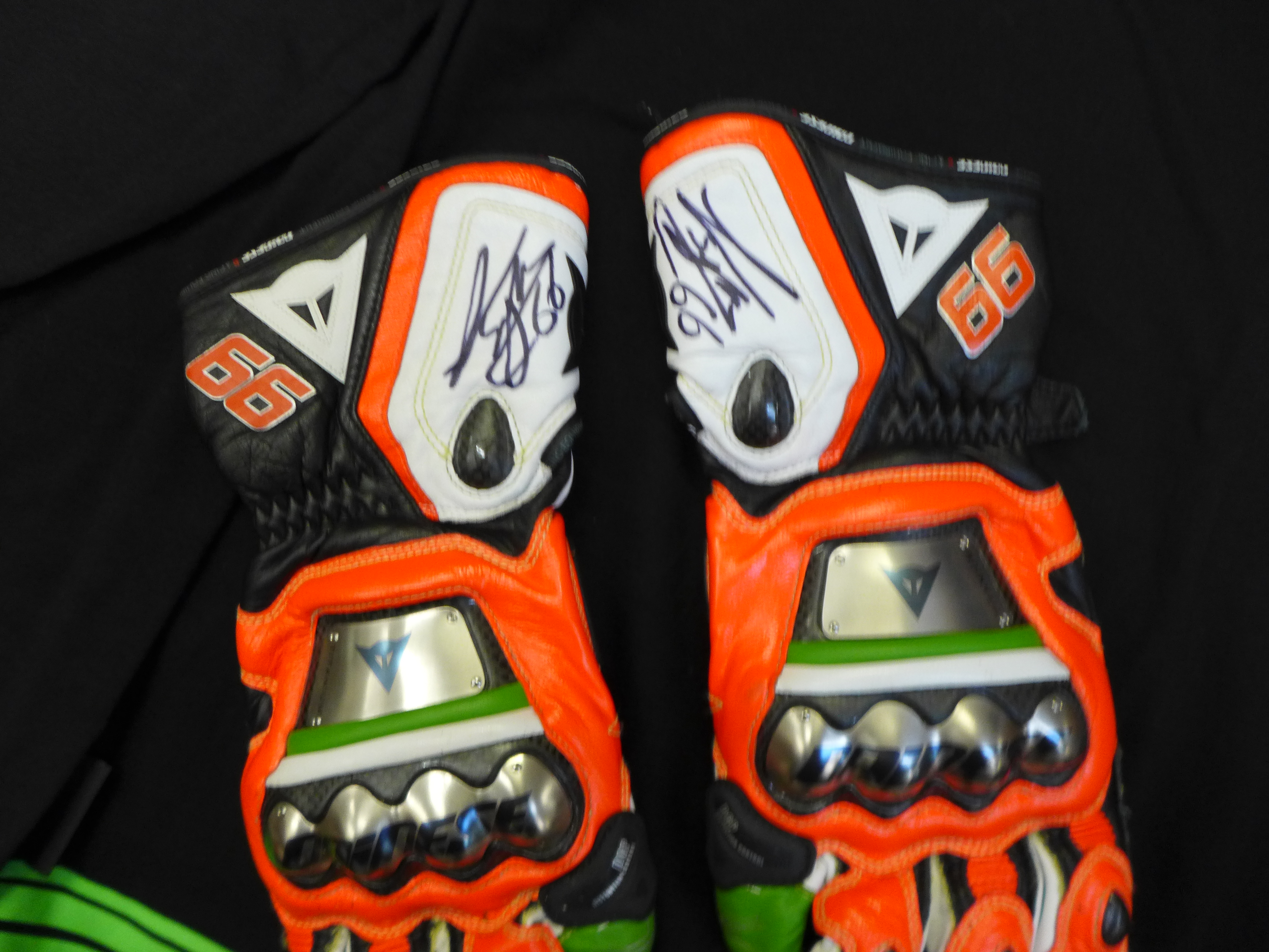A pair of motorcycle gloves and a Kawasaki T-shirt, both signed by Tom Sykes and a signed Ian - Image 2 of 4
