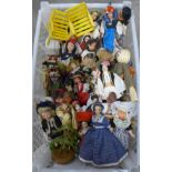 A collection of dolls **PLEASE NOTE THIS LOT IS NOT ELIGIBLE FOR POSTING AND PACKING**