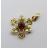 A yellow metal, pearl and garnet pendant, 2.2g