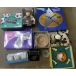 Assorted items including Star Trek wall clock, Wallace and Gromit figures and Wade 1977 Royal