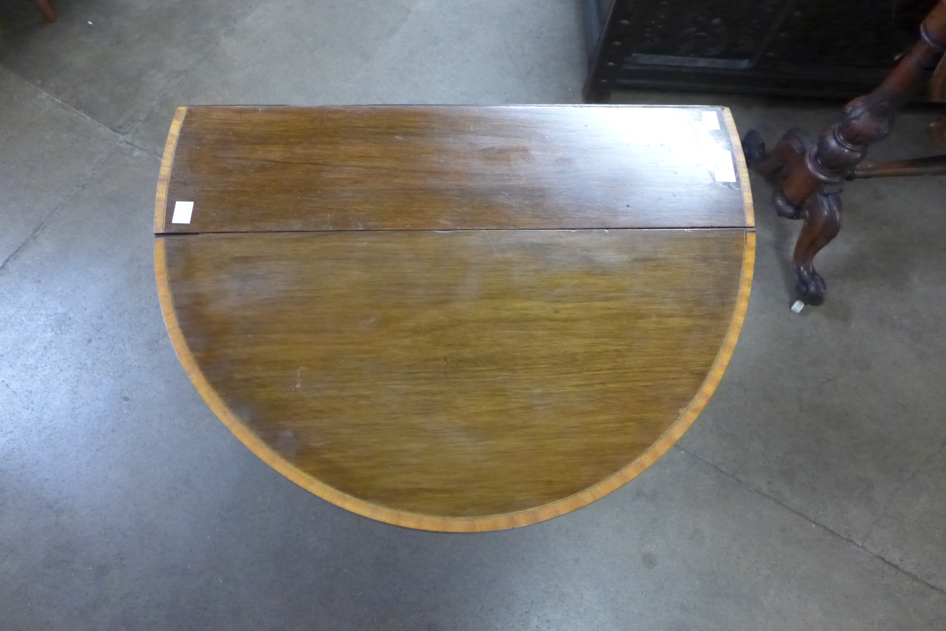 An Edward VII inlaid mahogany Sutherland table - Image 2 of 2