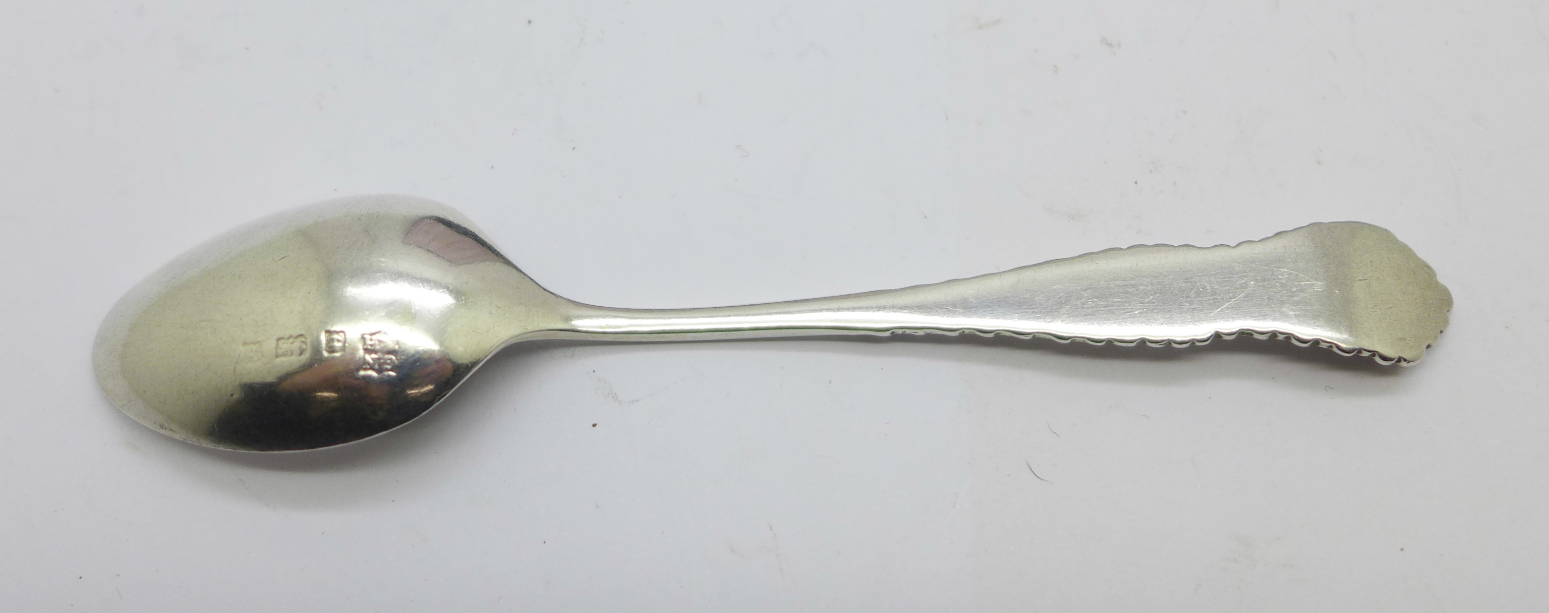 A cased set of six silver spoons, Birmingham 1901, 93g - Bild 3 aus 3