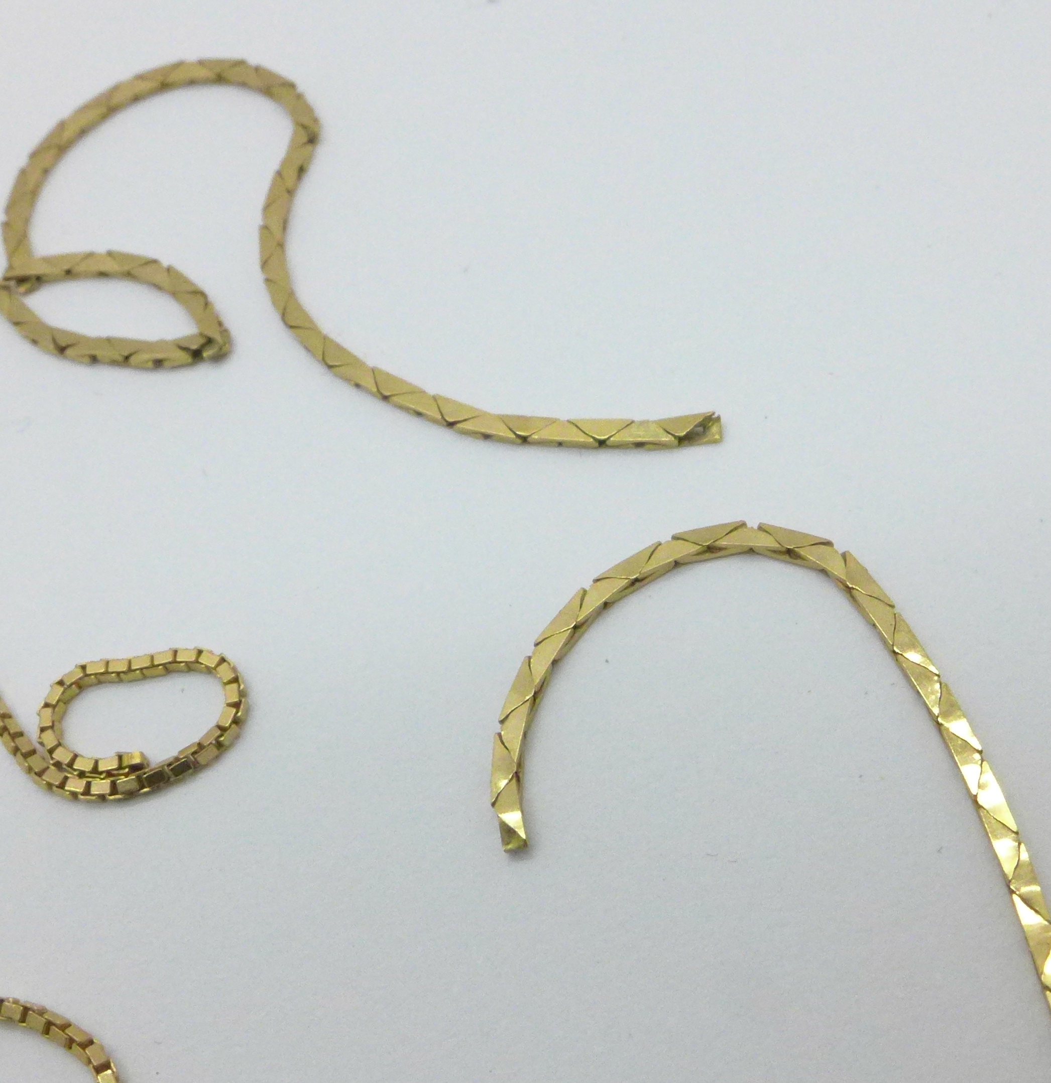 Four 9ct gold chains, all a/f, 7.5g - Bild 3 aus 3