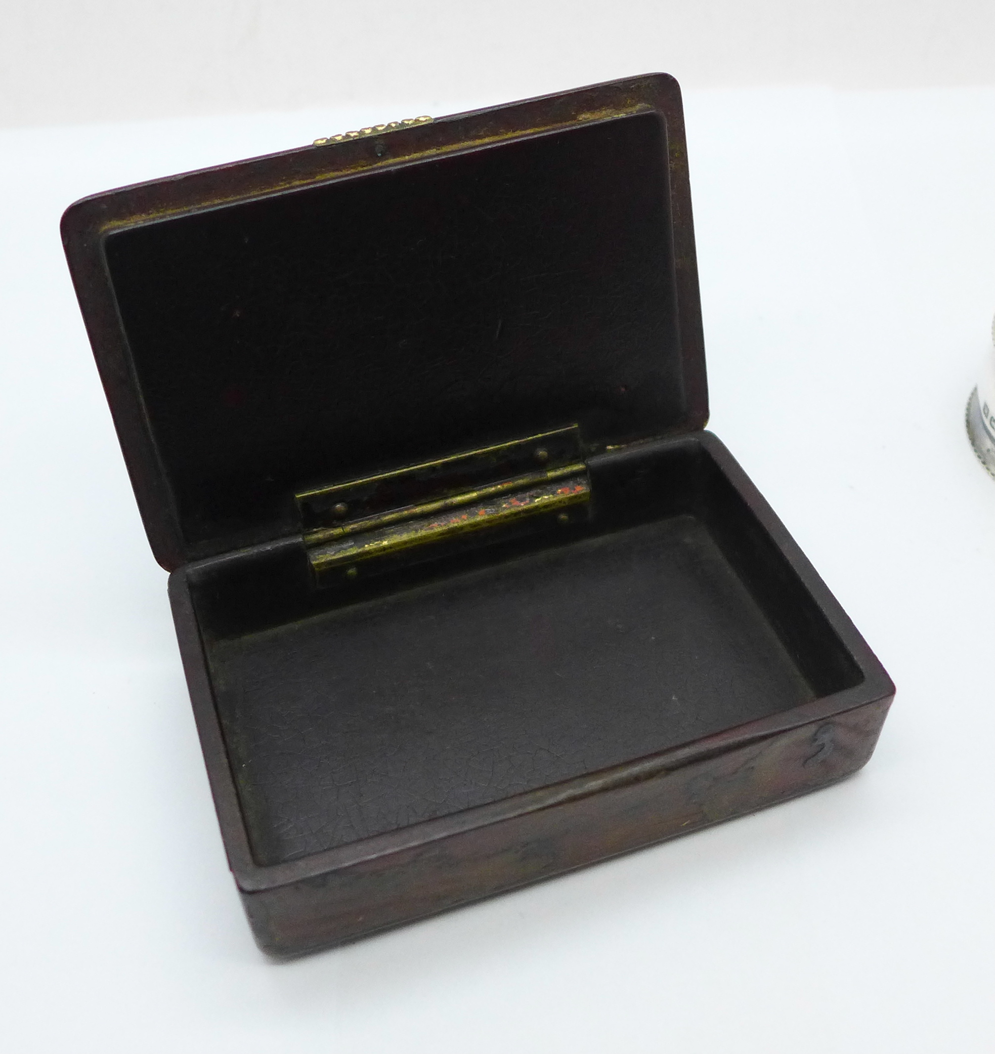 A silver photograph frame, a silver napkin ring and a Georgian snuff box, frame 9.5cm x 13cm, (snuff - Bild 7 aus 7