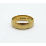 A 9ct gold wedding band, 4.1g, Q