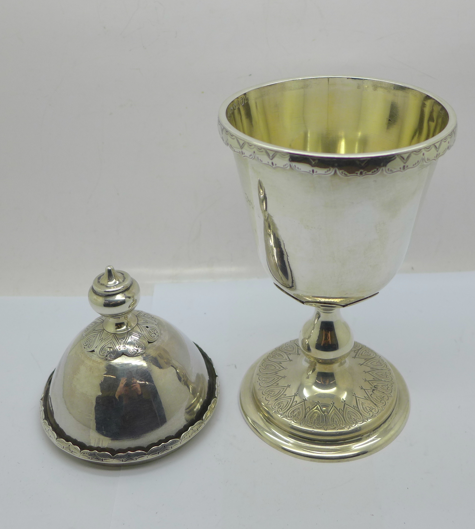 A Victorian silver church challis with lid, London 1876, 237g - Bild 5 aus 7