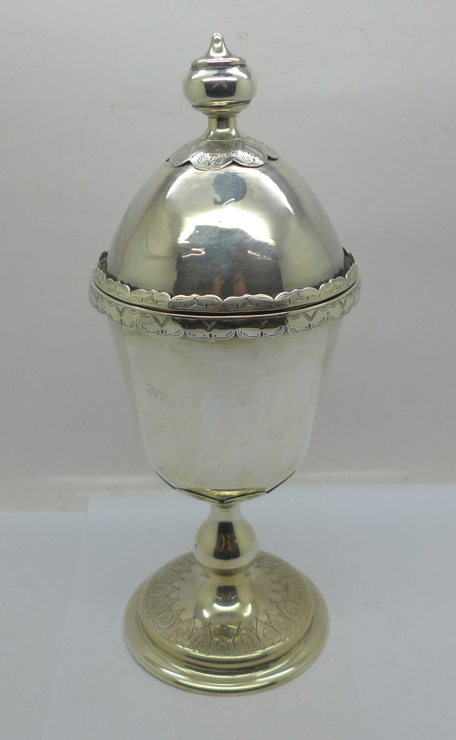 A Victorian silver church challis with lid, London 1876, 237g - Bild 4 aus 7