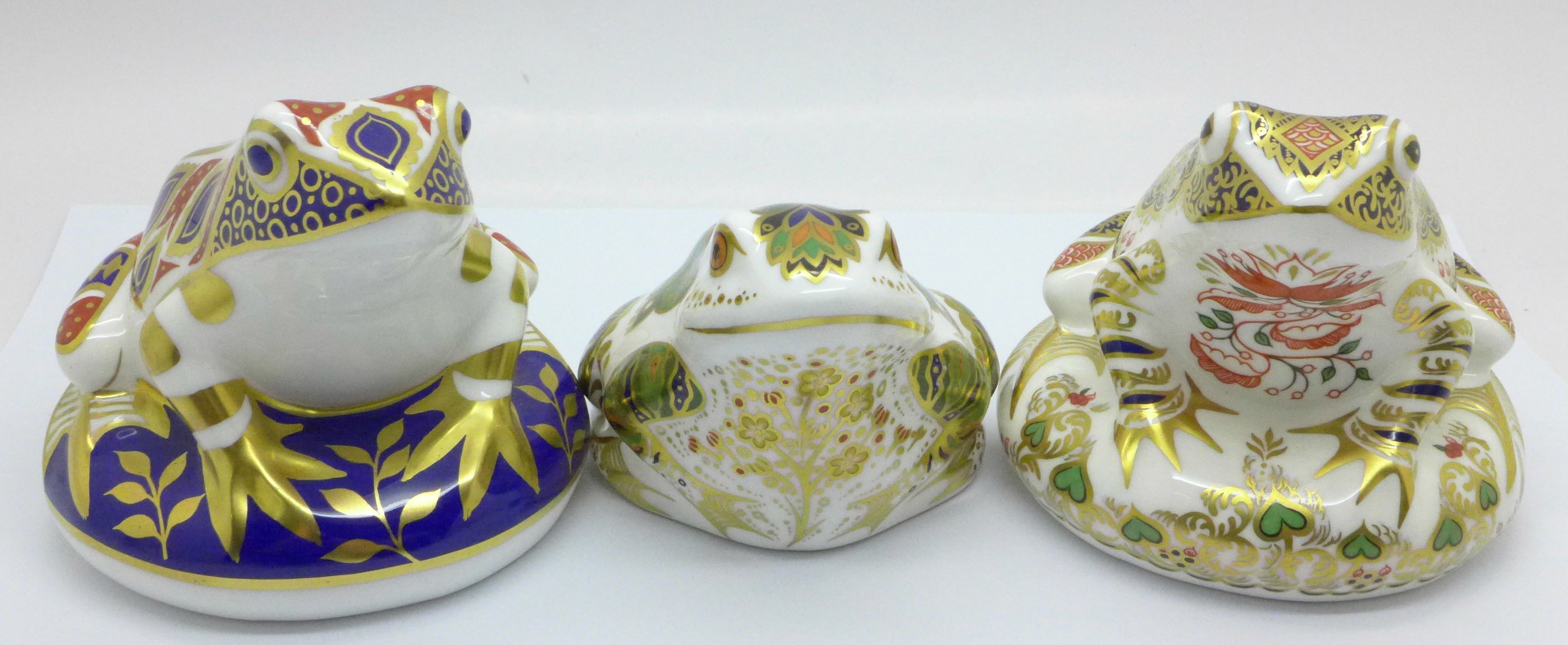 Three Royal Crown Derby paperweights, Mulberry Hall Frog, 296 of 500, gold stopper, signed by Sue