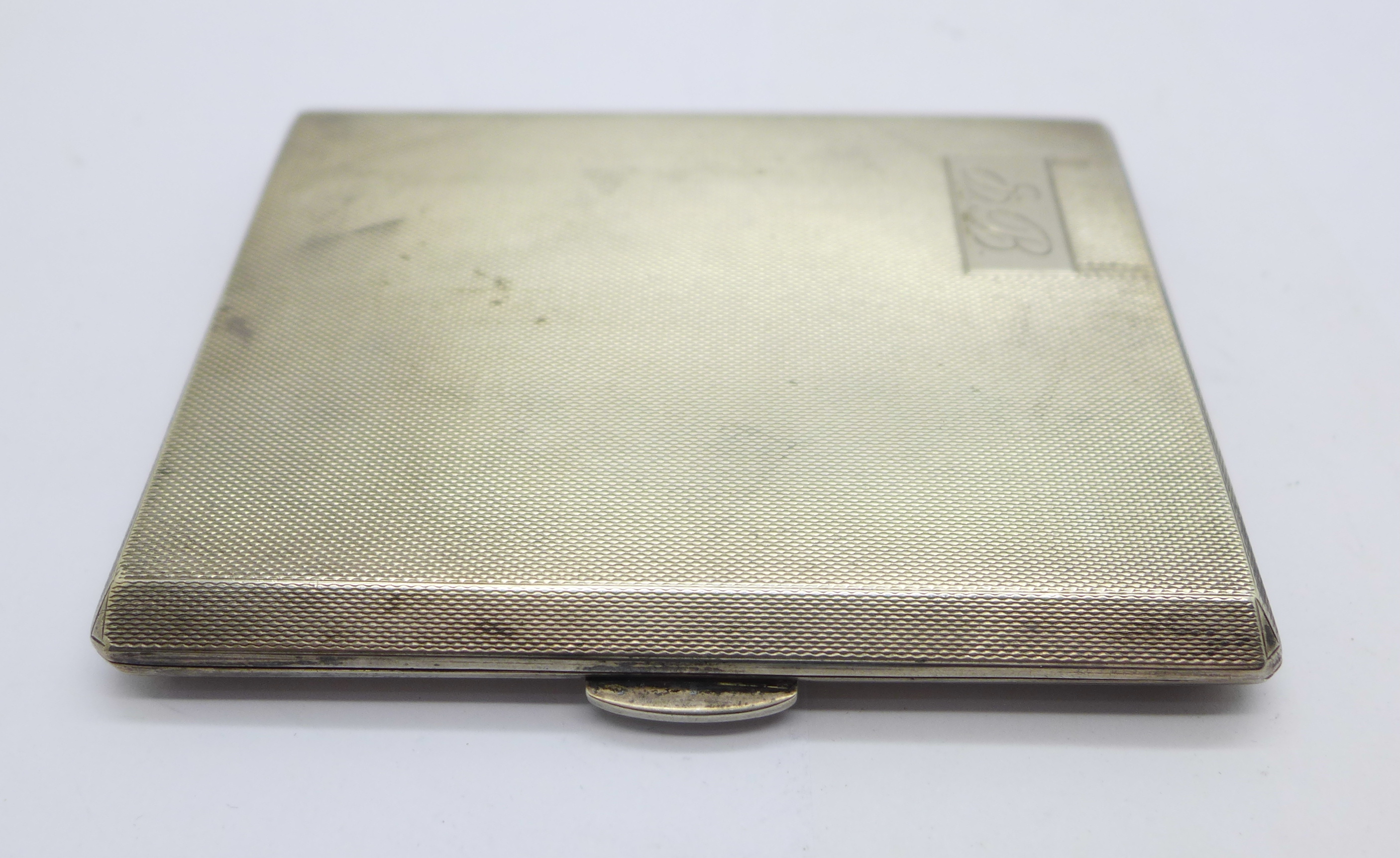 A silver cigarette case with machine turned finish, engraved initials to front, Walker & Hall, 139g - Bild 3 aus 6