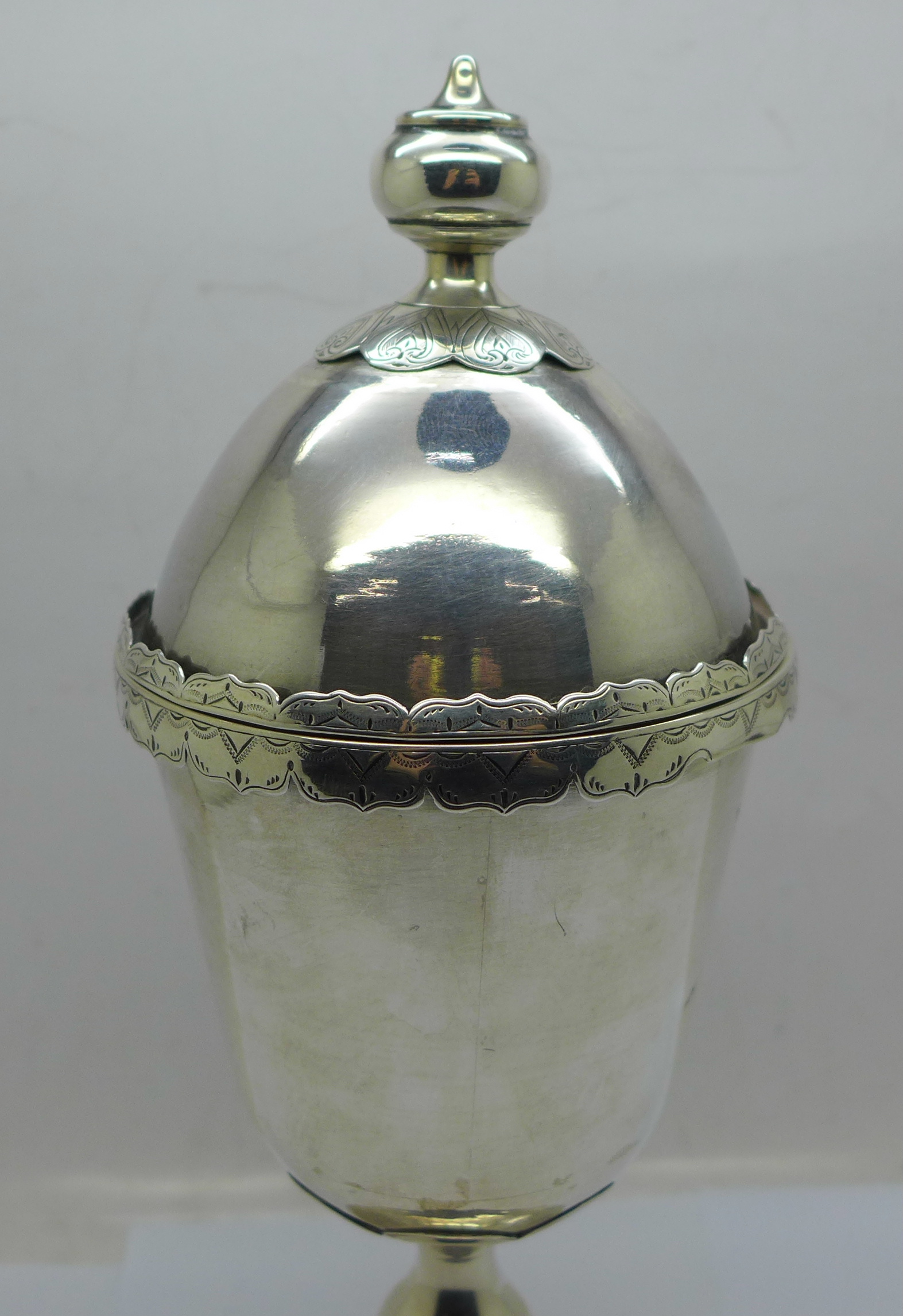 A Victorian silver church challis with lid, London 1876, 237g - Bild 3 aus 7