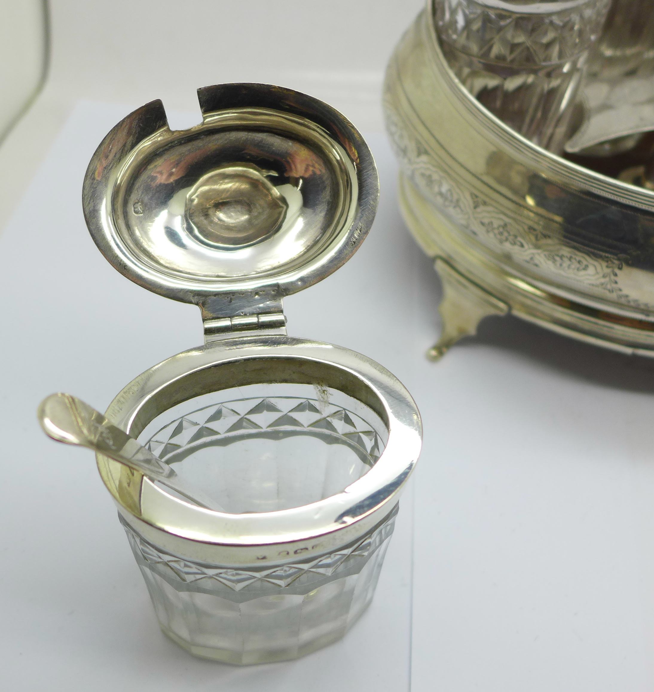 A silver cruet, Sheffield 1804 - Bild 5 aus 8