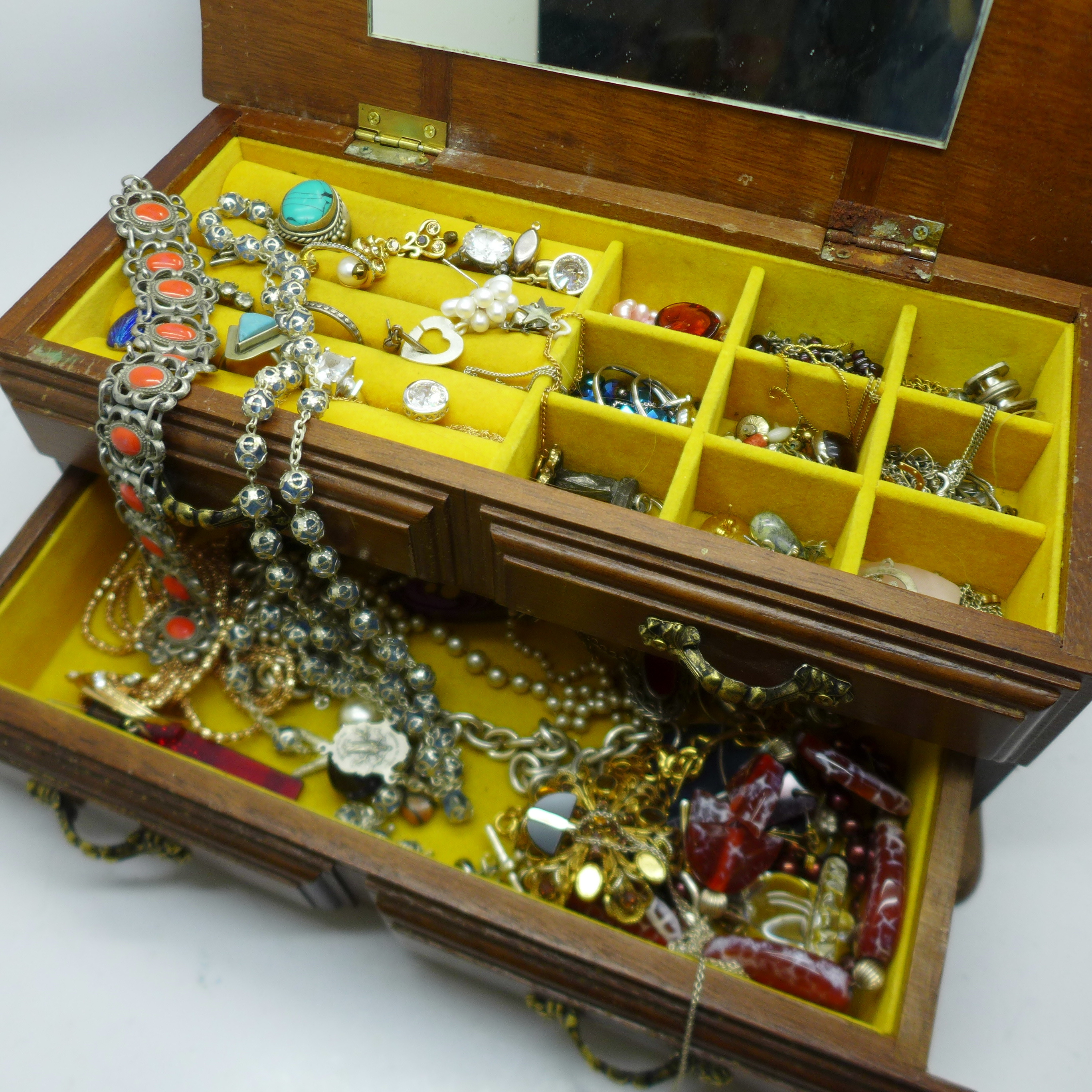 Jewellery box and contents