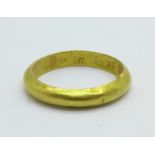 An 18th Century gold ring, 2.8g, T