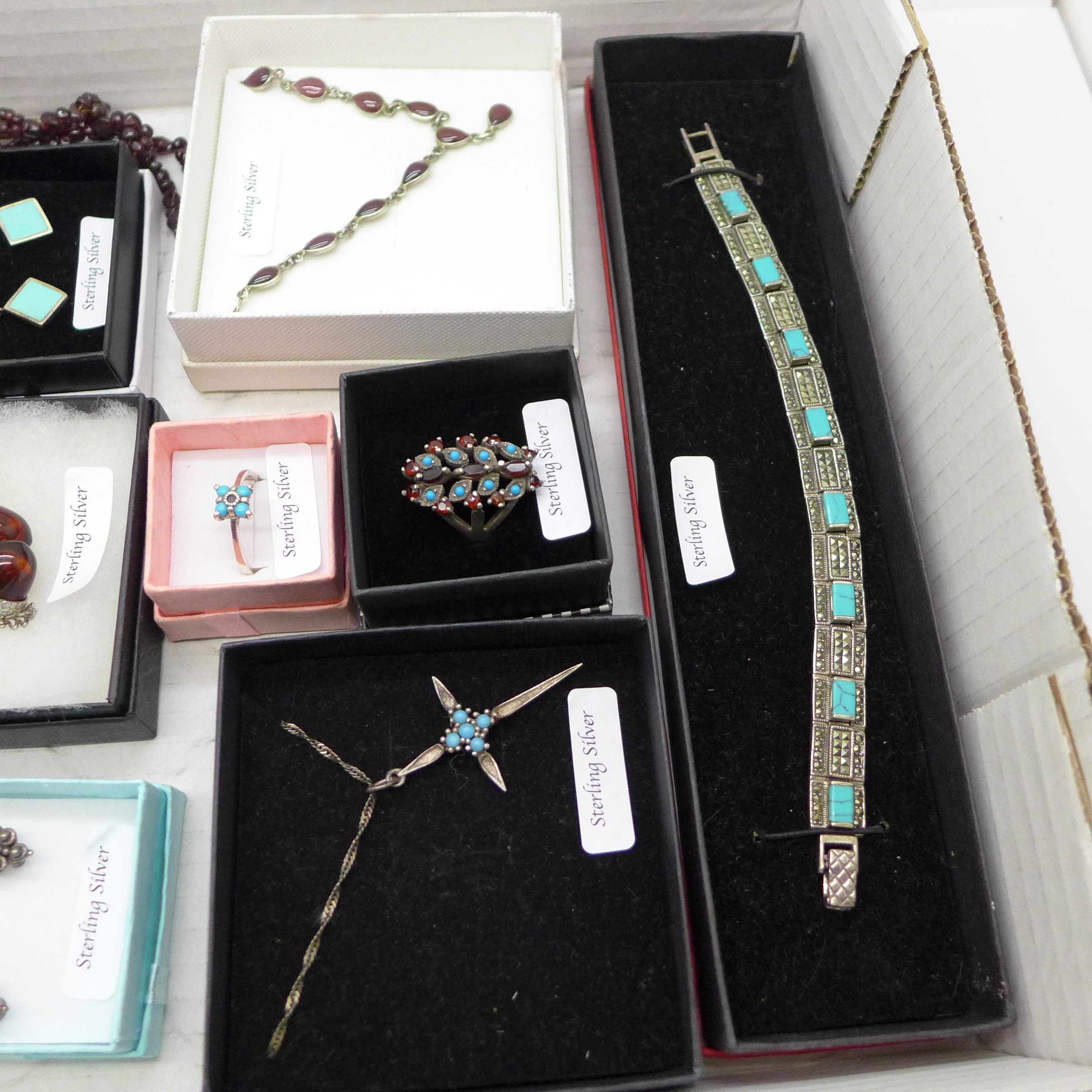 A collection of silver and silver mounted jewellery including turquoise and garnet - Image 4 of 4