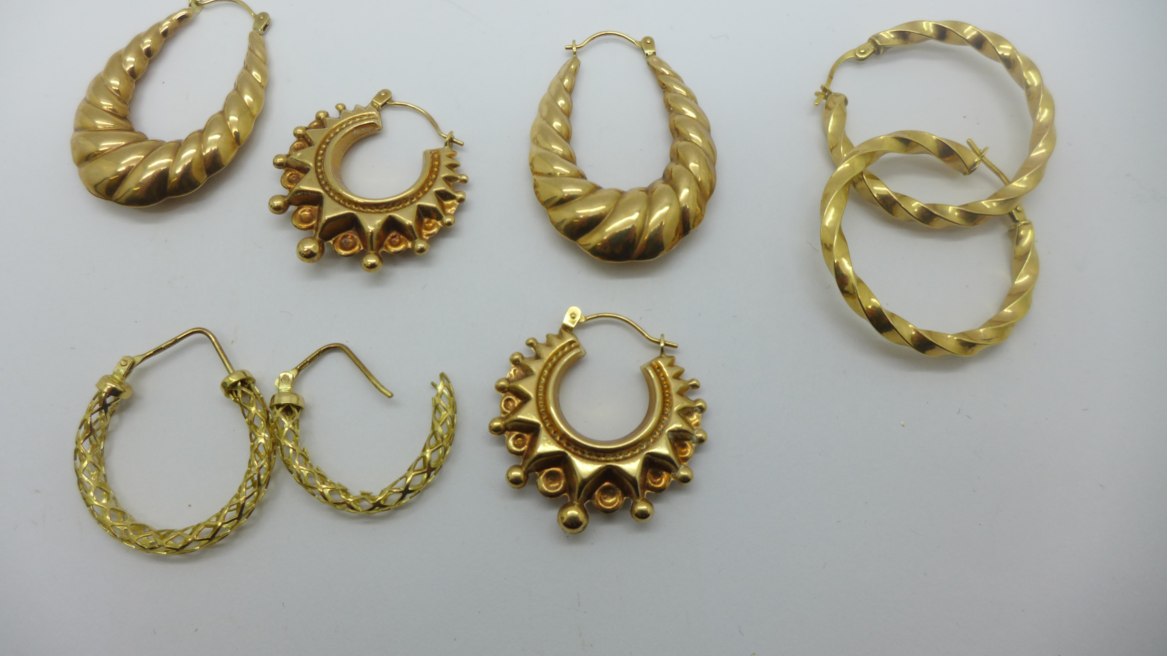 Four pairs of 9ct gold earrings, 9.1g, one pair a/f - Bild 3 aus 3