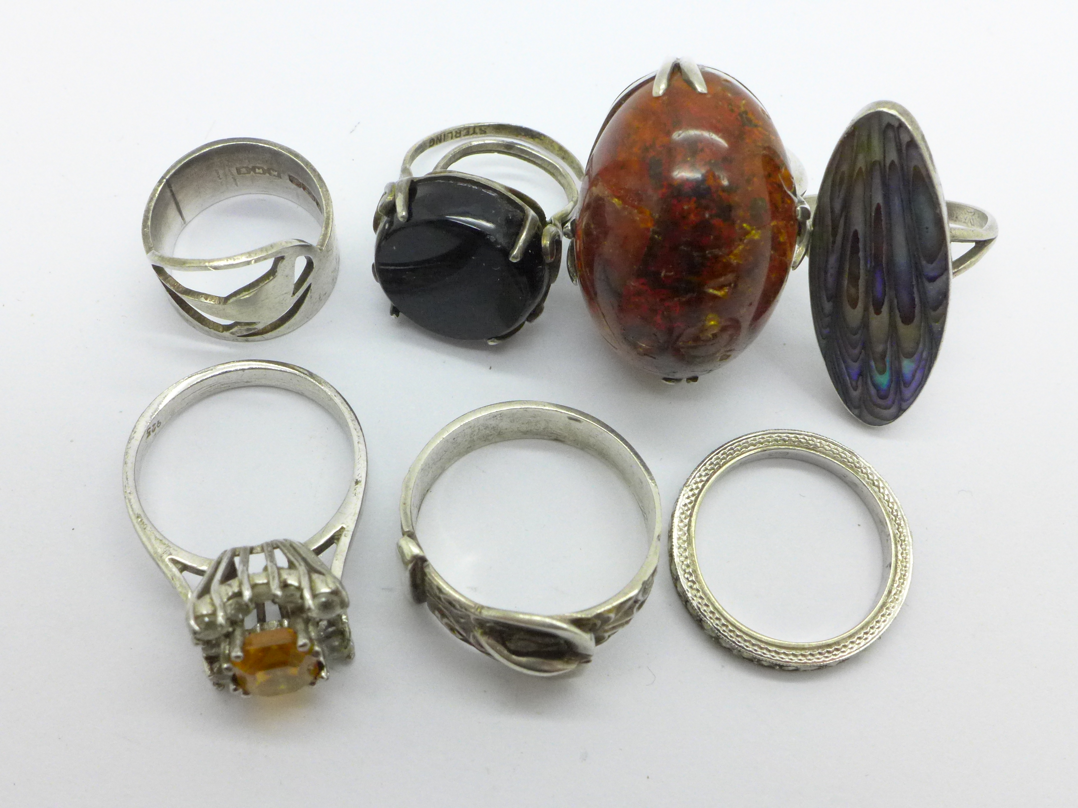 Seven silver rings, amber, etc. - Bild 2 aus 2