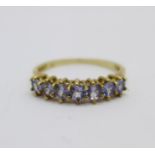 A 9ct gold and amethyst ring, 1.7g, P