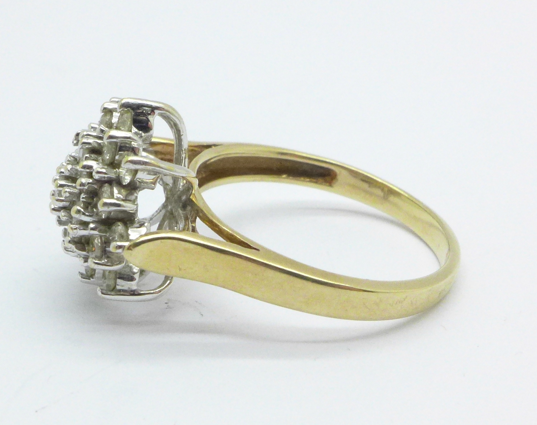 A 9ct gold diamond cluster ring, approximately .85 ct, 4.9g, S - Bild 2 aus 4