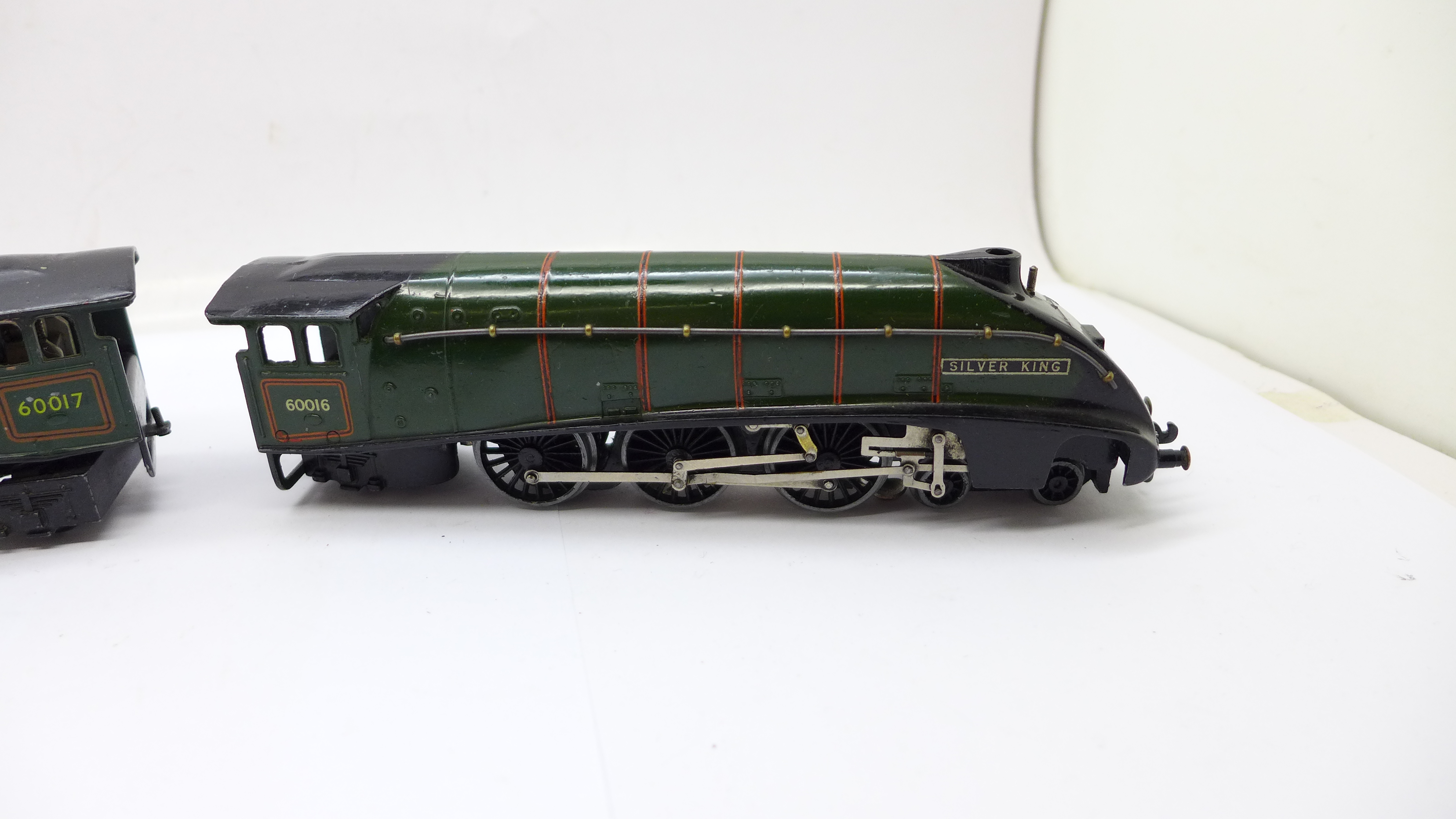 Two Hornby Dublo steam locomotives, Silver Fox 4-6-2 and Silver King 4-6-2, Silver King boxed - Image 3 of 5