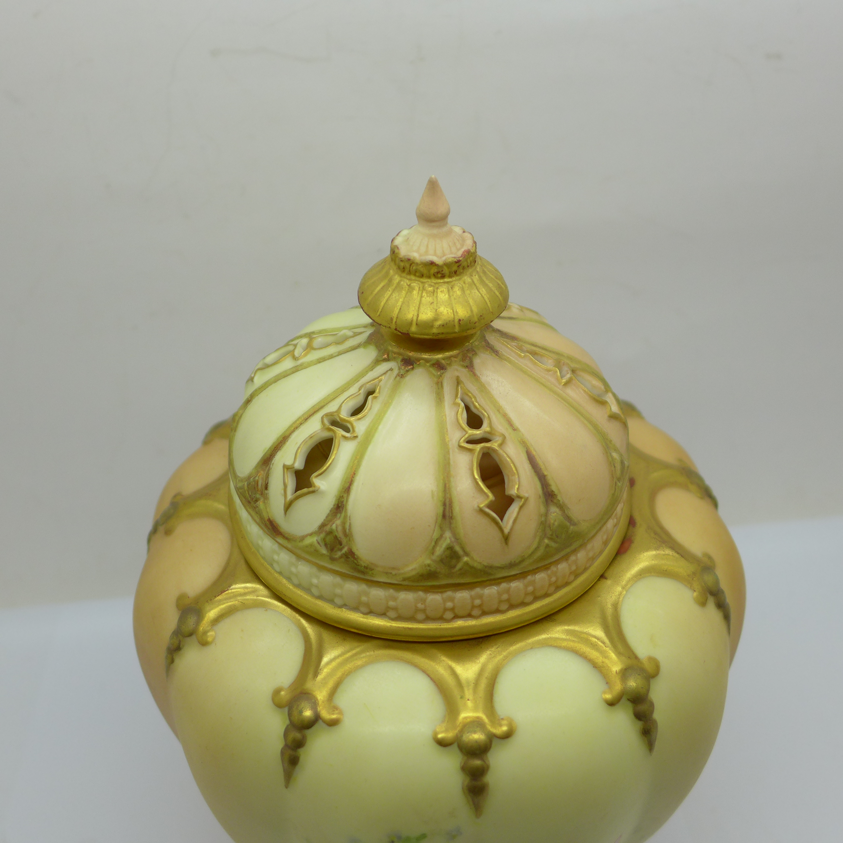 A Royal Worcester blush ivory pot pourri with two covers - Image 3 of 6