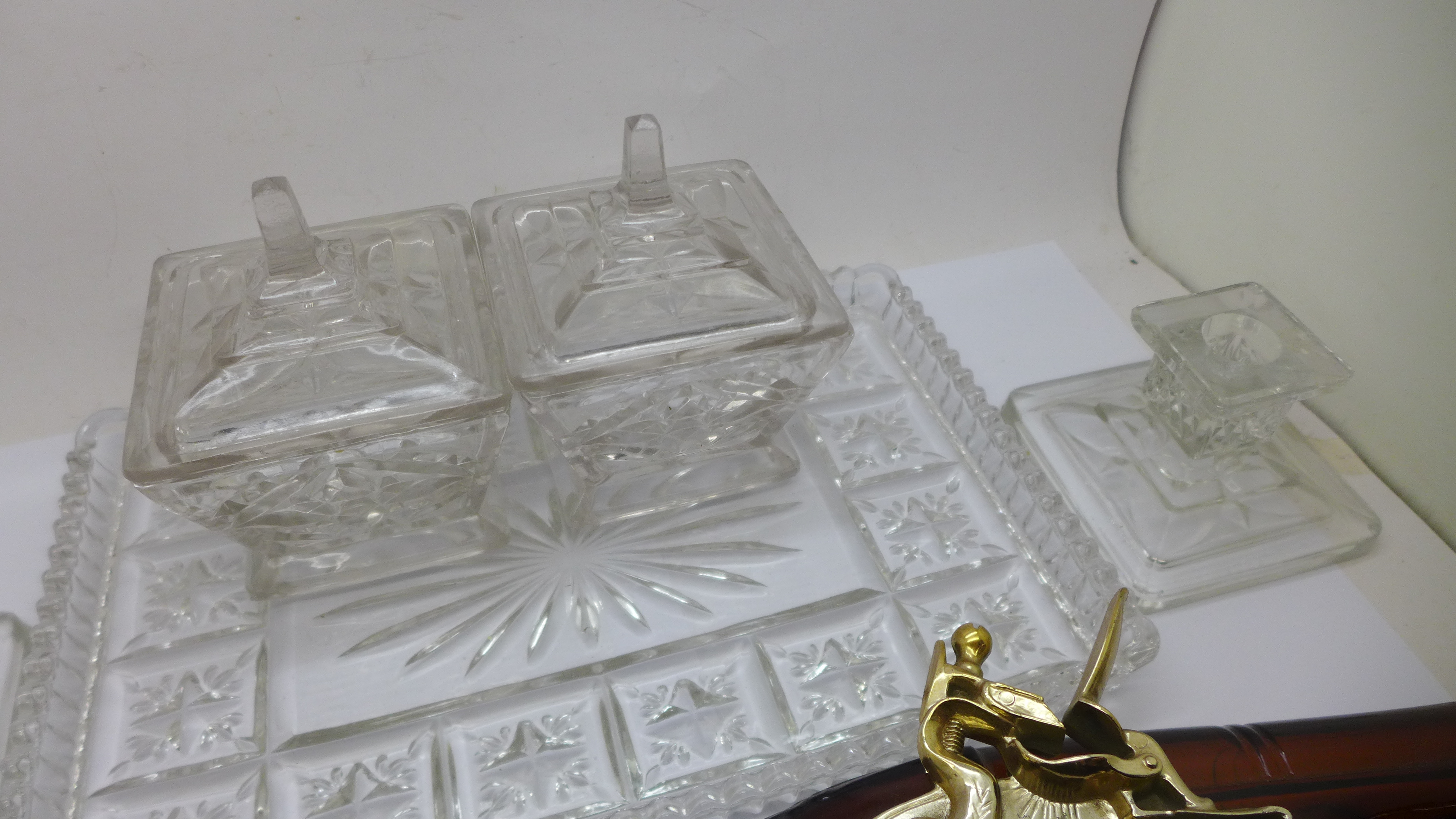Two Avon novelty perfume bottles in the form of a car and a pistol, and a glass tray set - Image 5 of 5