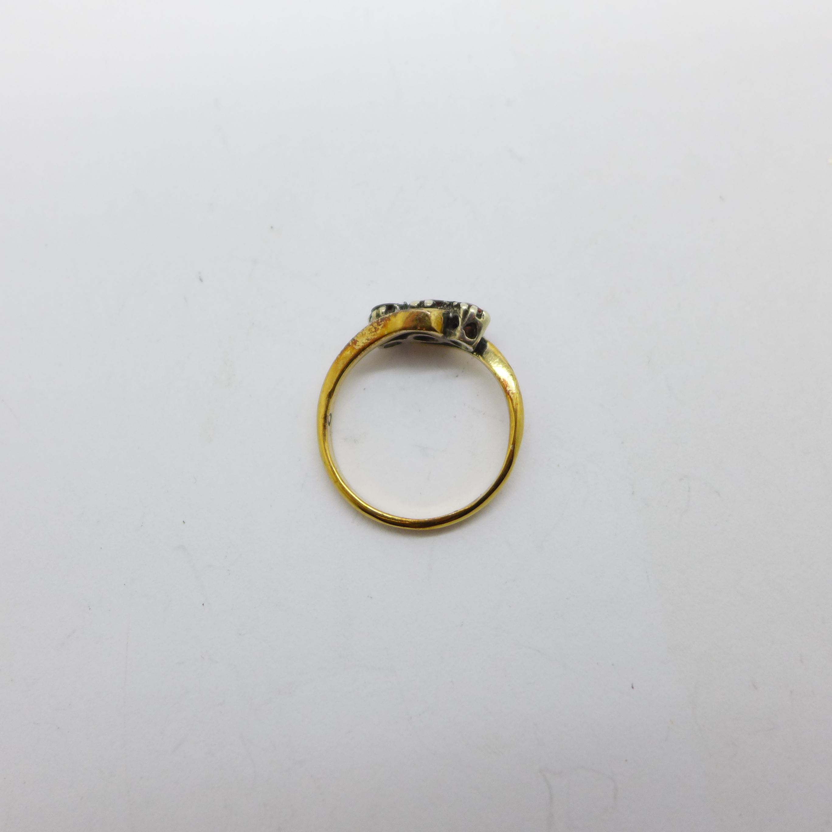 A 9ct gold and garnet ring, 2.1g, M - Image 3 of 3