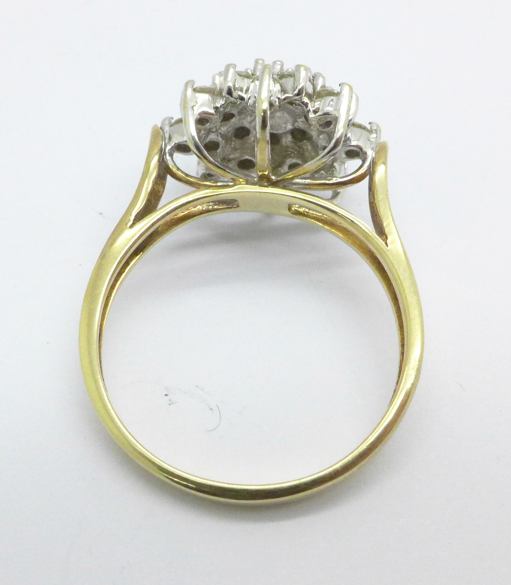 A 9ct gold diamond cluster ring, approximately .85 ct, 4.9g, S - Bild 4 aus 4