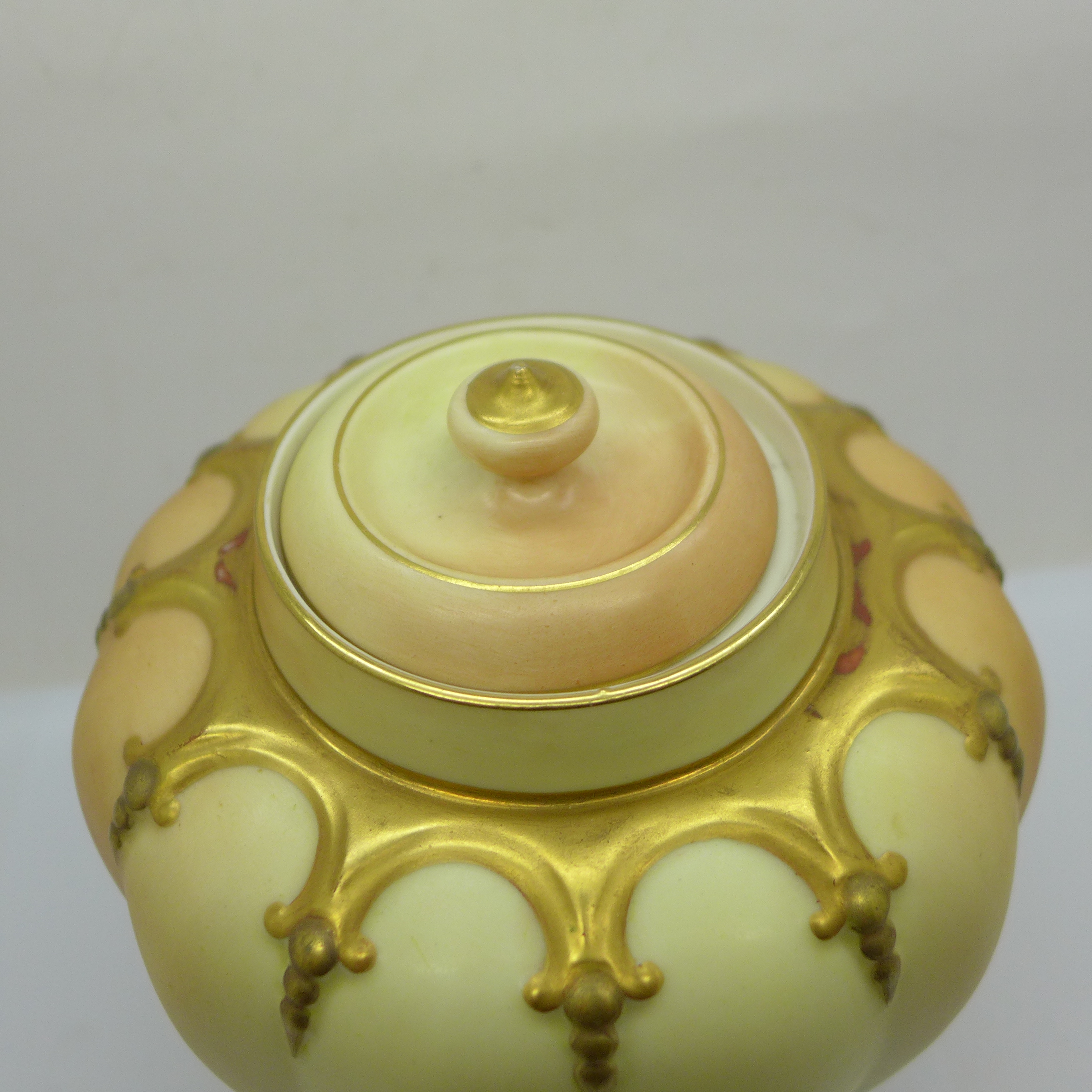 A Royal Worcester blush ivory pot pourri with two covers - Image 4 of 6