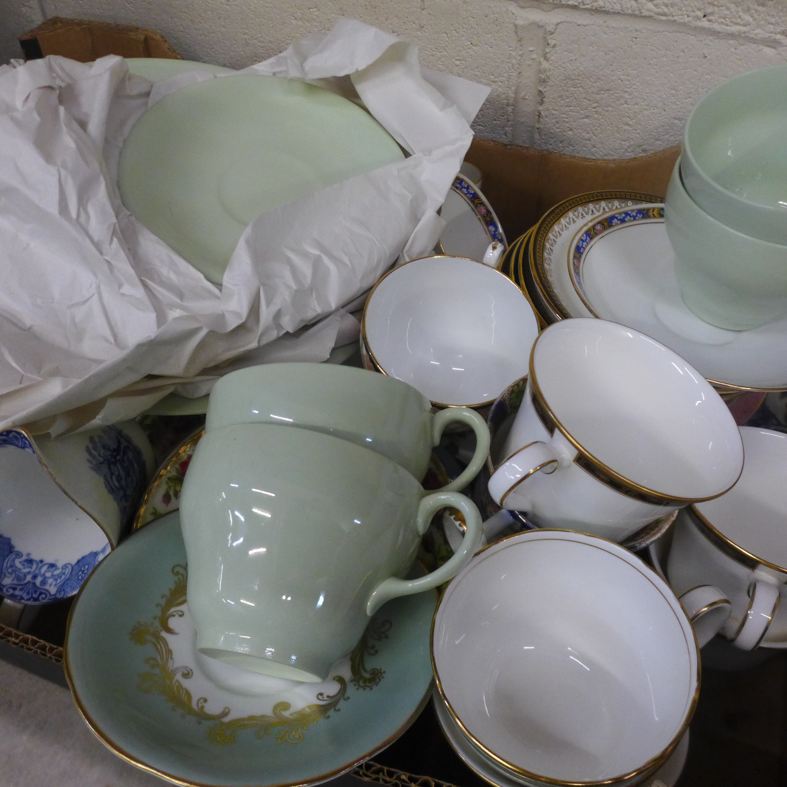 A box of mixed china, Royal Worcester, Royal Albert, Duchess, etc., some a/f - Bild 2 aus 2