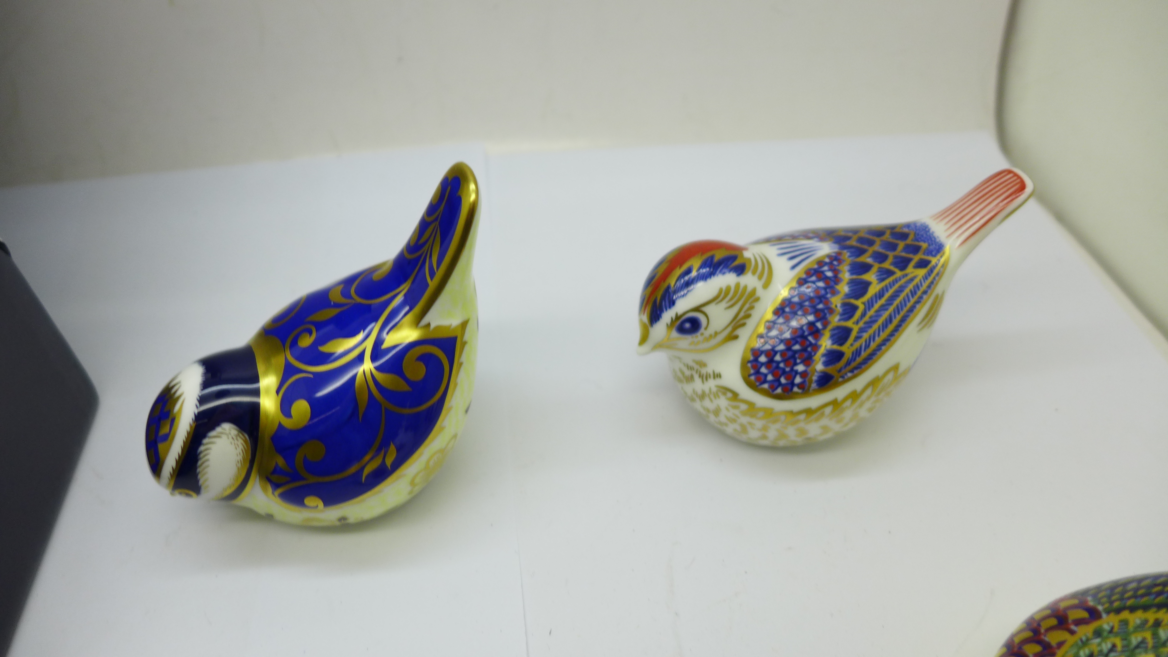 Five Royal Crown Derby paperweights - Goldcrest with gold stopper, Wren with gold stopper, Blue - Image 3 of 7
