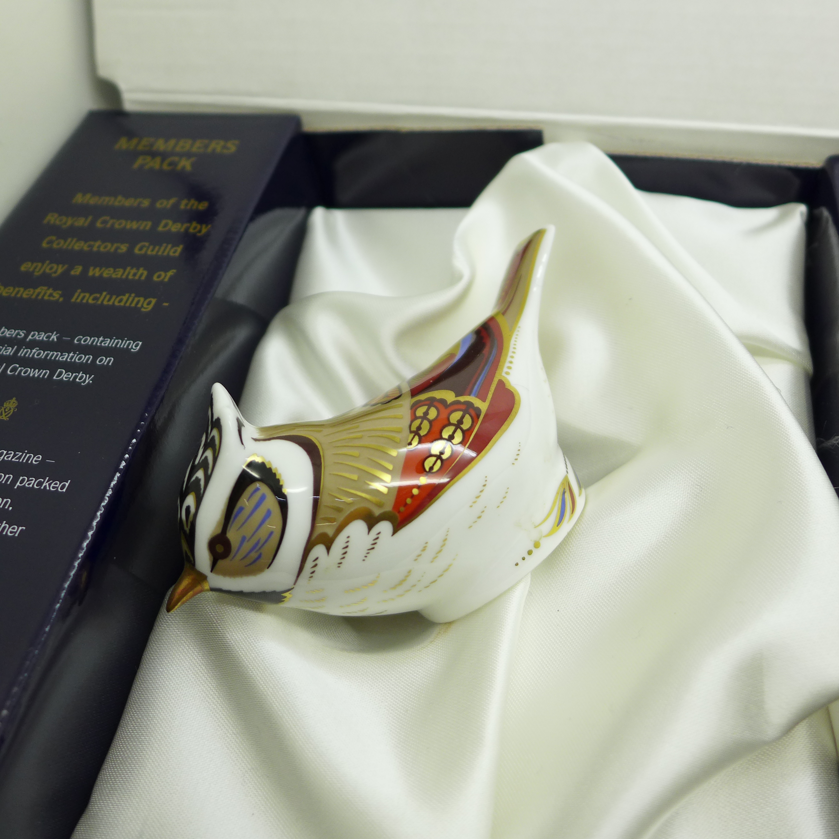 Five Royal Crown Derby paperweights - Goldcrest with gold stopper, Wren with gold stopper, Blue - Image 2 of 7