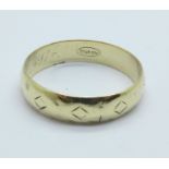 A 9ct gold wedding ring, 2.1g, M