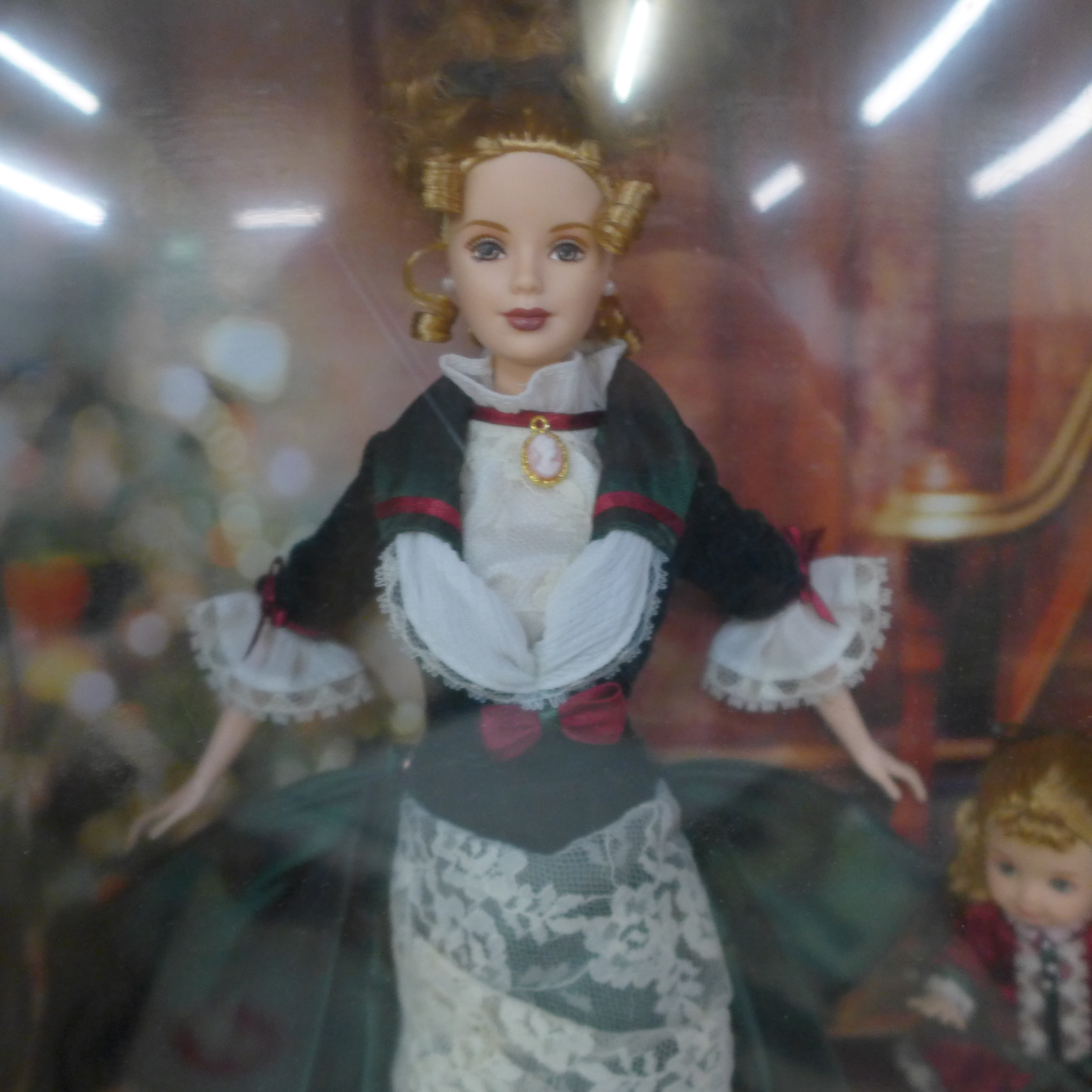 A boxed Barbie and Kelly Limited Edition Victorian Holiday circa 2000 - Image 2 of 3