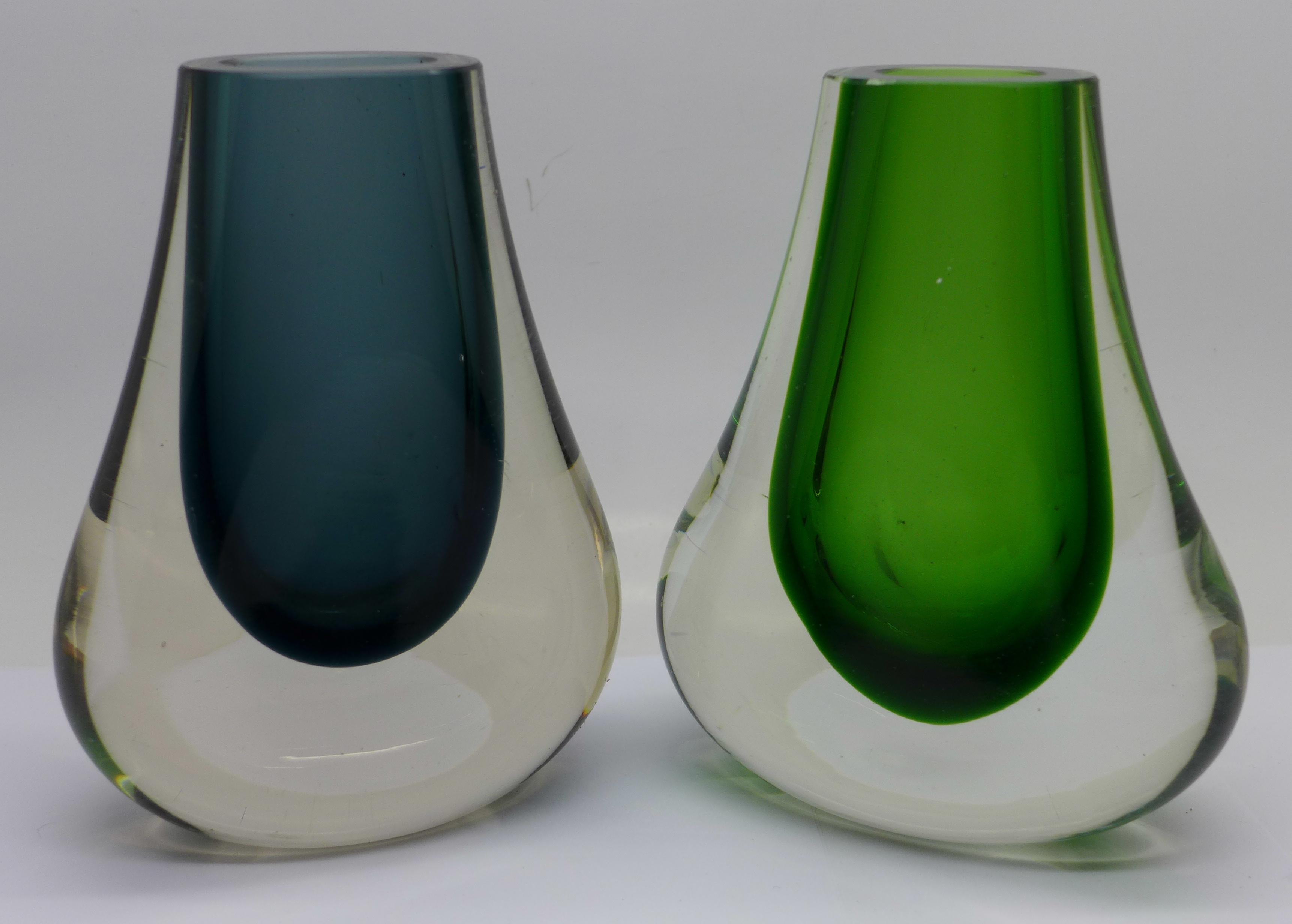 Two 1970's Whitefriars Hambone vases by Geoffrey Baxter, pattern no. 9656 in green and indigo, 14cm - Image 2 of 4