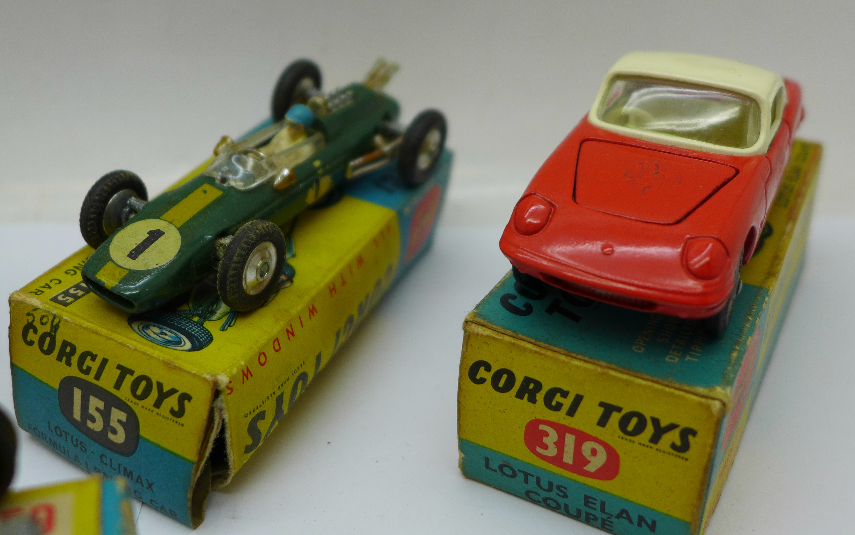 Five Corgi Toys die-cast Formula 1 cars and sports cars, in original boxes, circa 1970's - Image 7 of 10