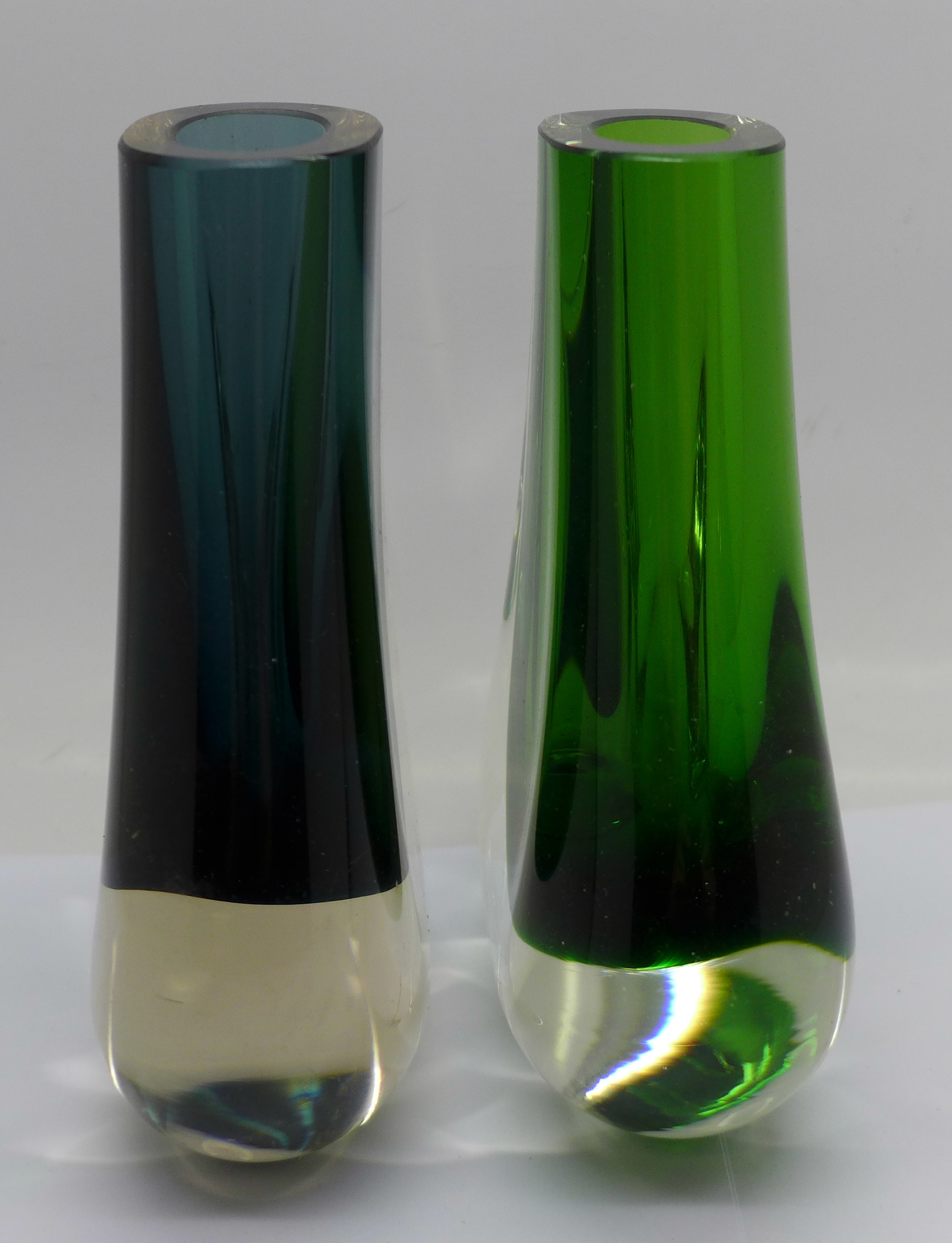 Two 1970's Whitefriars Hambone vases by Geoffrey Baxter, pattern no. 9656 in green and indigo, 14cm - Image 3 of 4