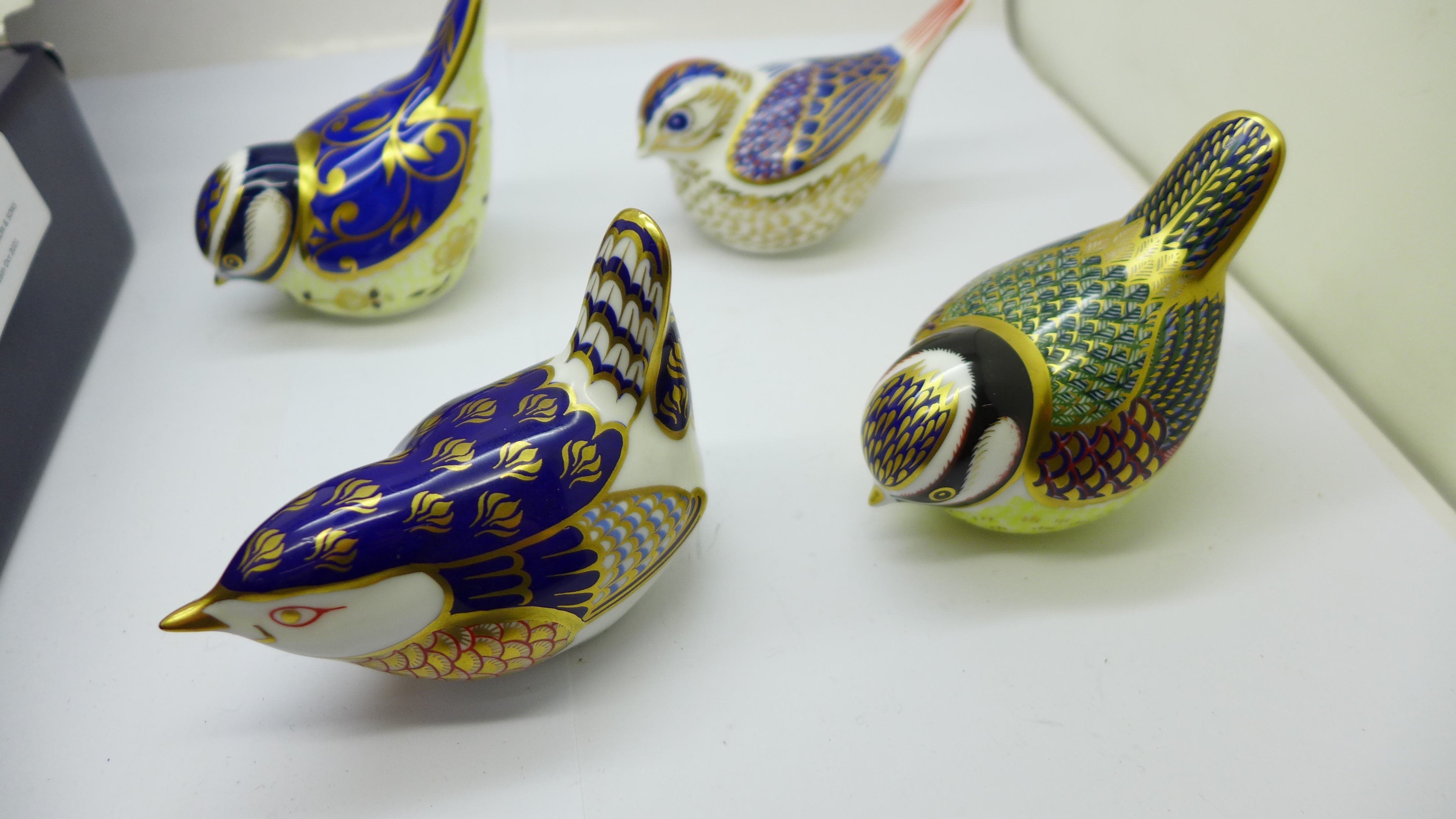 Five Royal Crown Derby paperweights - Goldcrest with gold stopper, Wren with gold stopper, Blue - Image 7 of 14