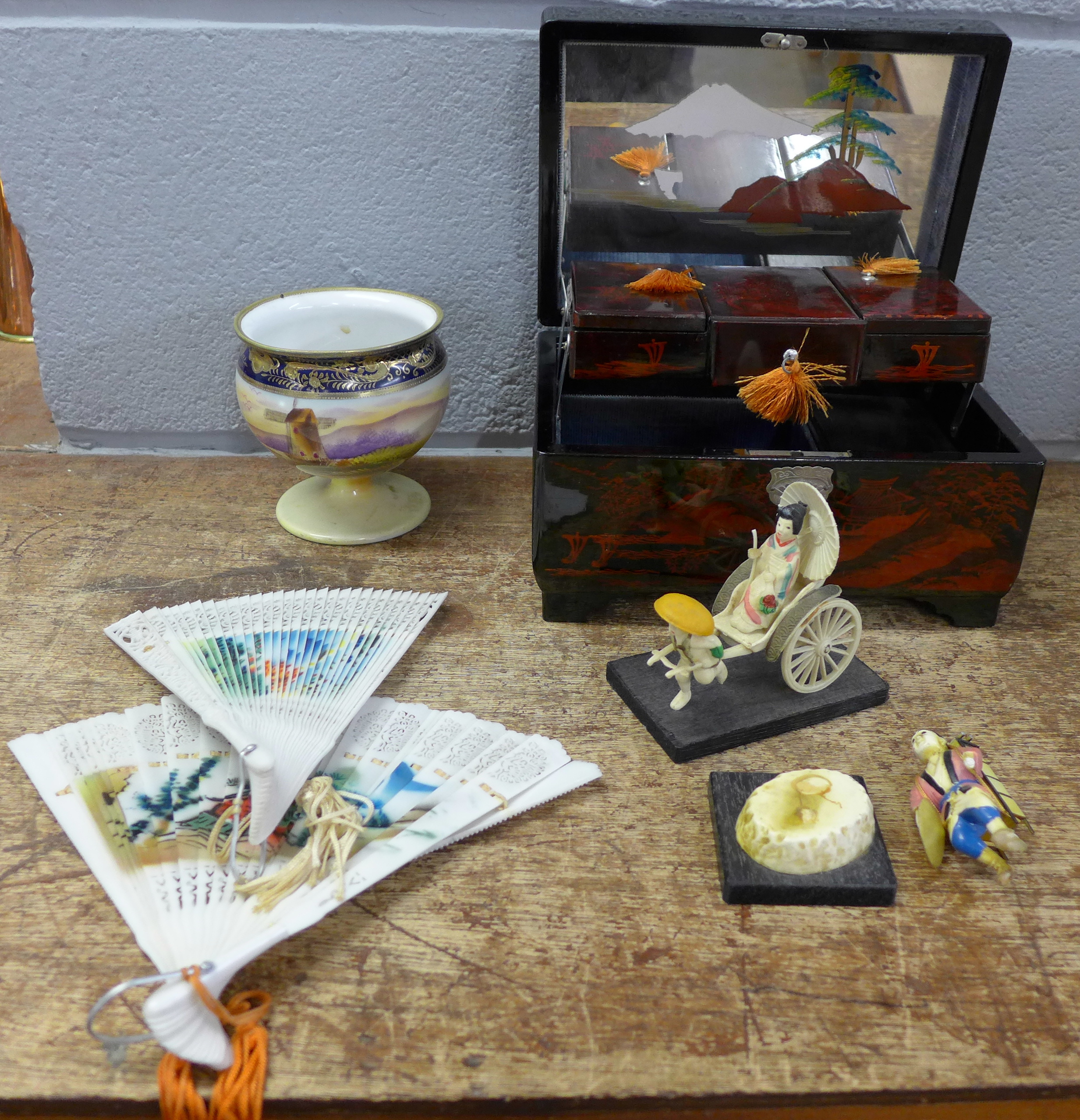 An oriental lacquered jewellery box, tea set, fans, Noritake bowl, etc.**PLEASE NOTE THIS LOT IS NOT