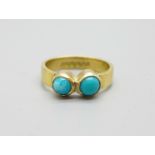 An 18ct gold and turquoise ring, 2.9g, H