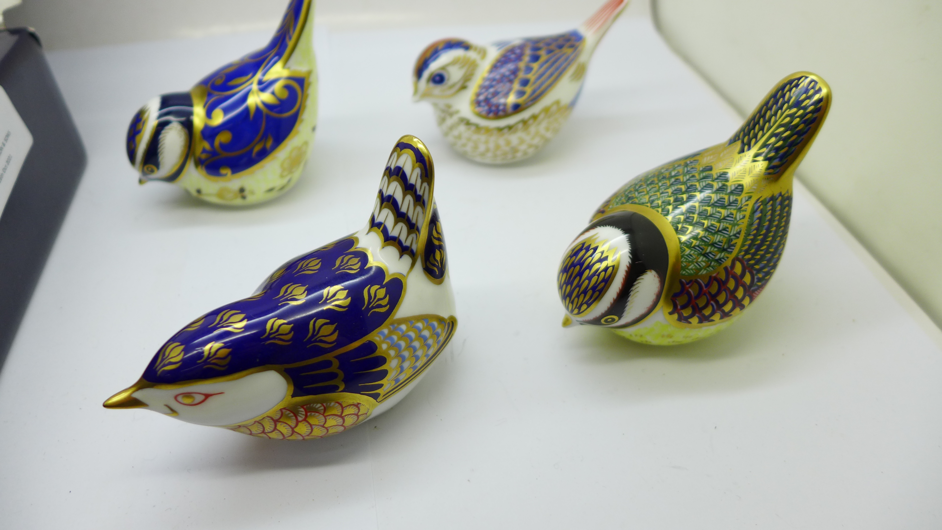 Five Royal Crown Derby paperweights - Goldcrest with gold stopper, Wren with gold stopper, Blue - Image 8 of 14