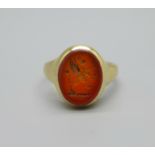 An 18ct gold ring, with dragon seal, London 1917, 5.4g, L